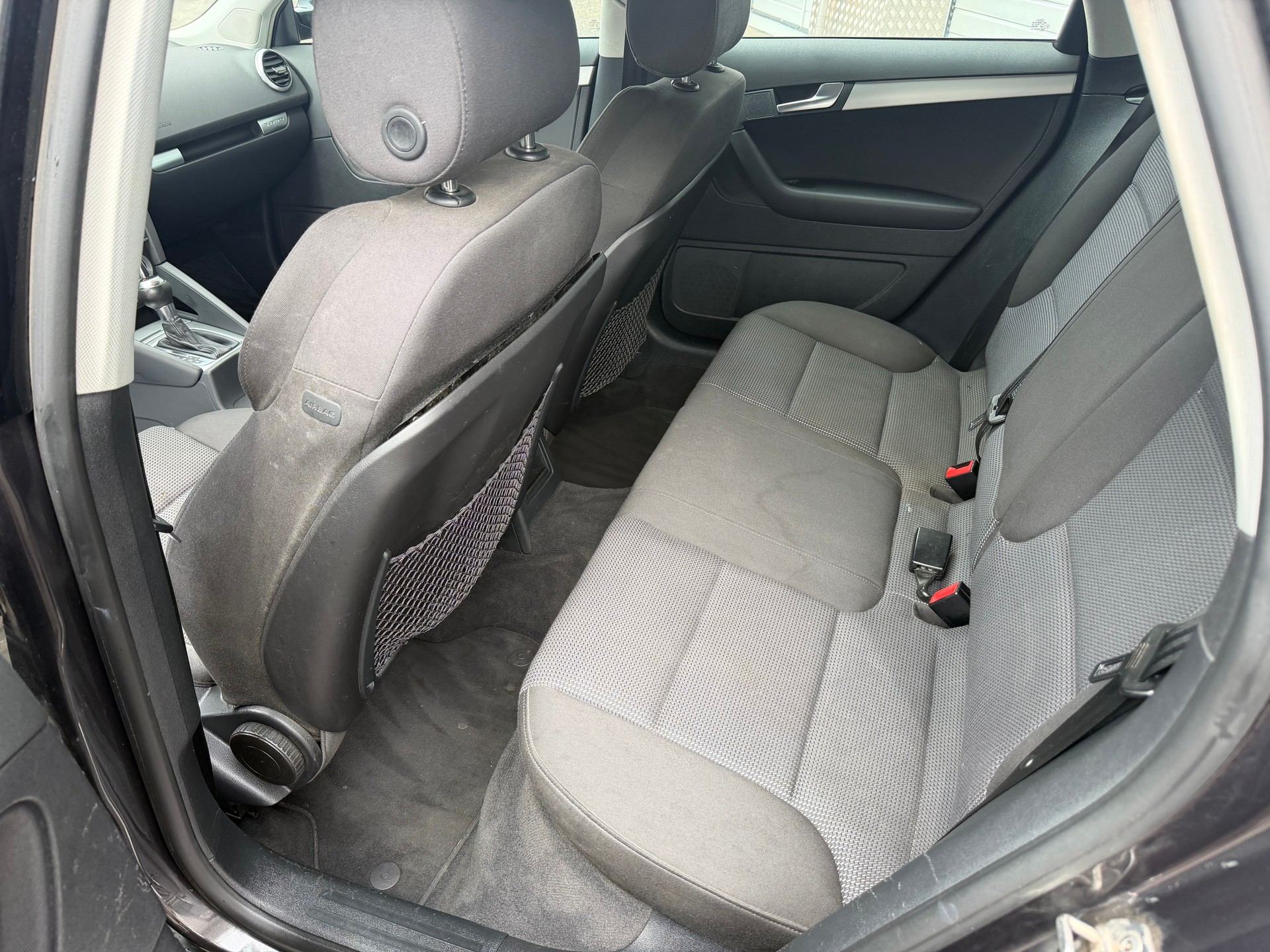 AUDI A3 Sportback 2.0 TFSI Ambition quattro S-tronic-image-6