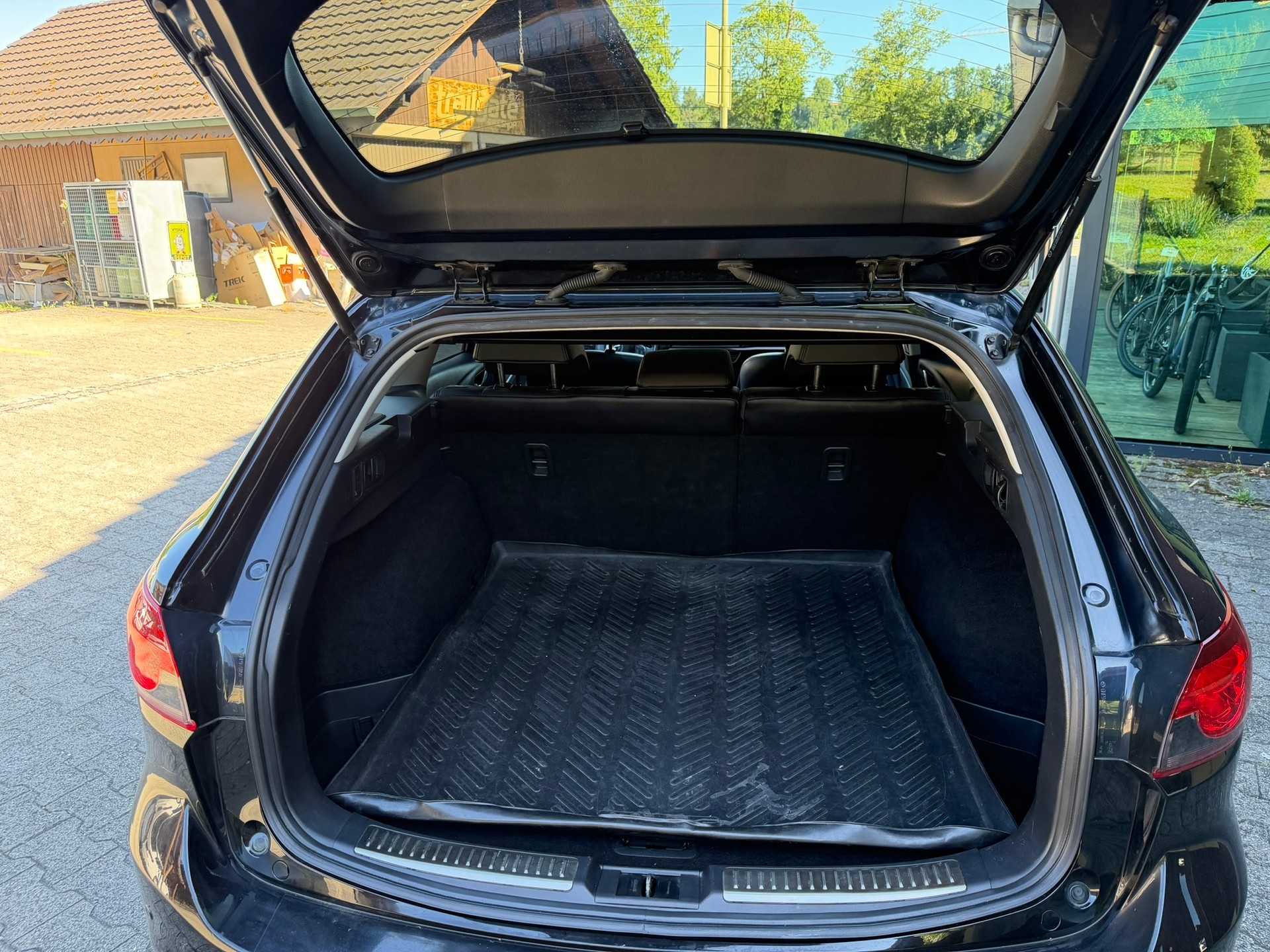 MAZDA 6 Sportwagon 2.2 D 16V HP Revolution-image-7