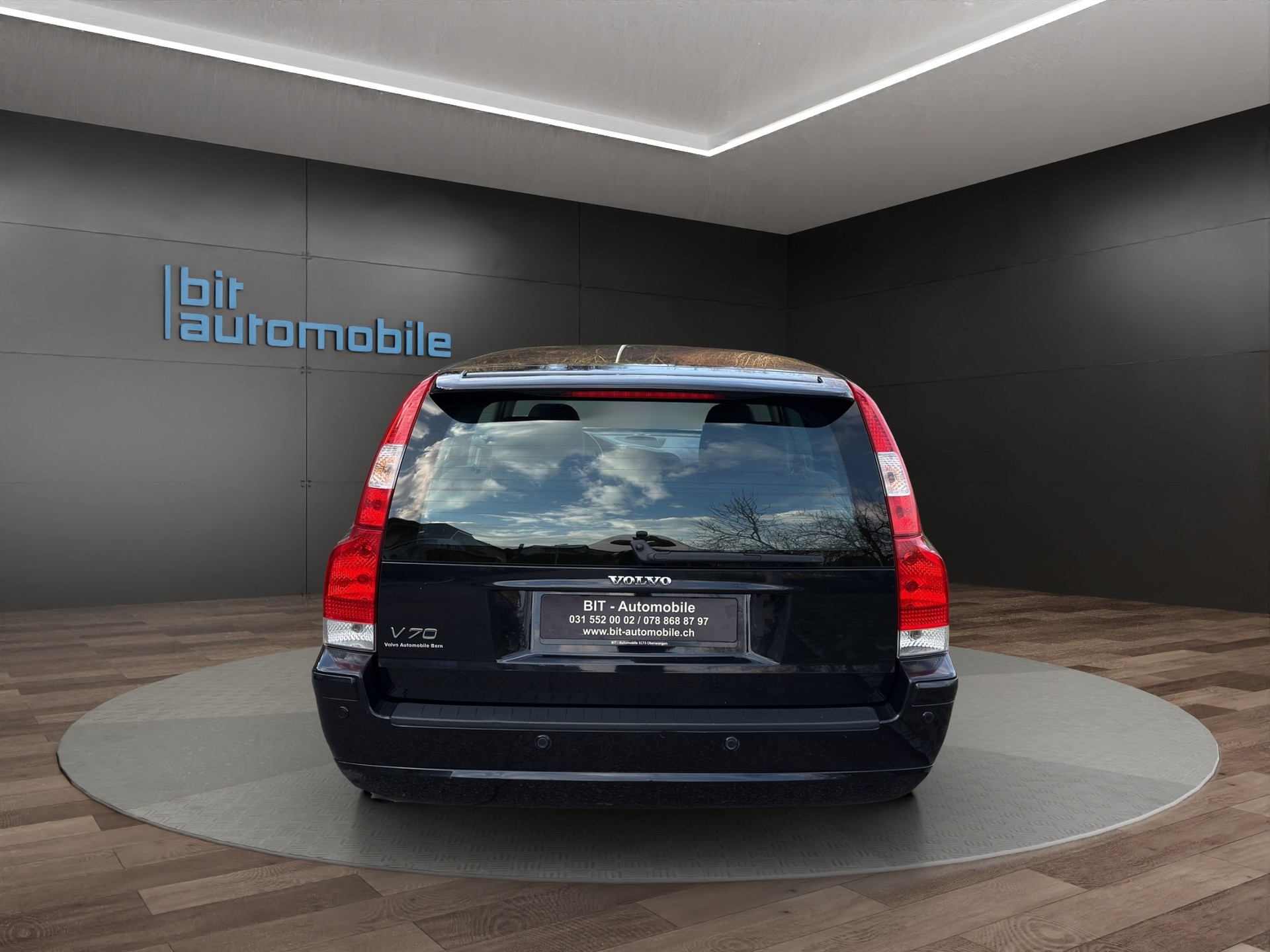 VOLVO V70 2.5T Momentum-image-5