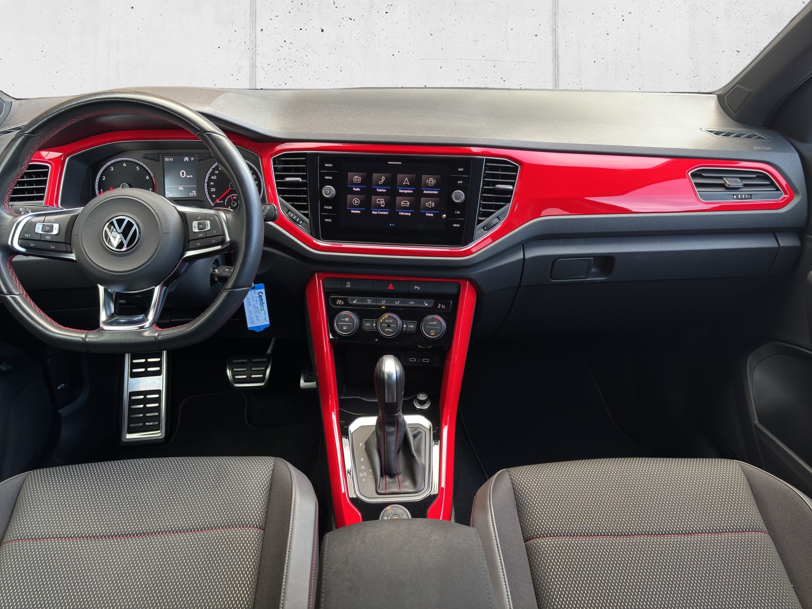VW T-Roc 2.0 TSI Sport DSG 4Motion mit Anhängevorrichtung, DAB+ & Winterräder-image-12