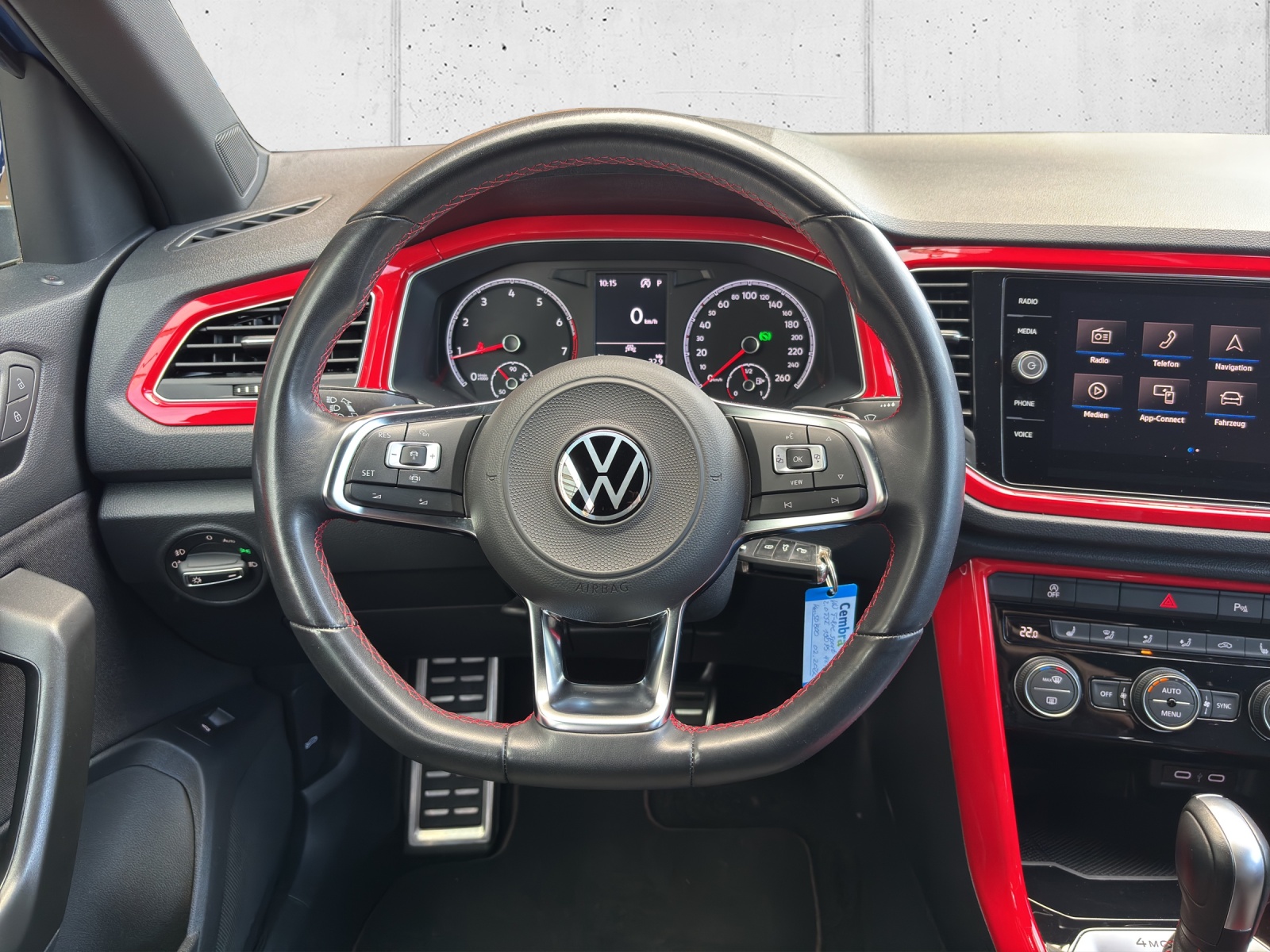 VW T-Roc 2.0 TSI Sport DSG 4Motion mit Anhängevorrichtung, DAB+ & Winterräder-image-13