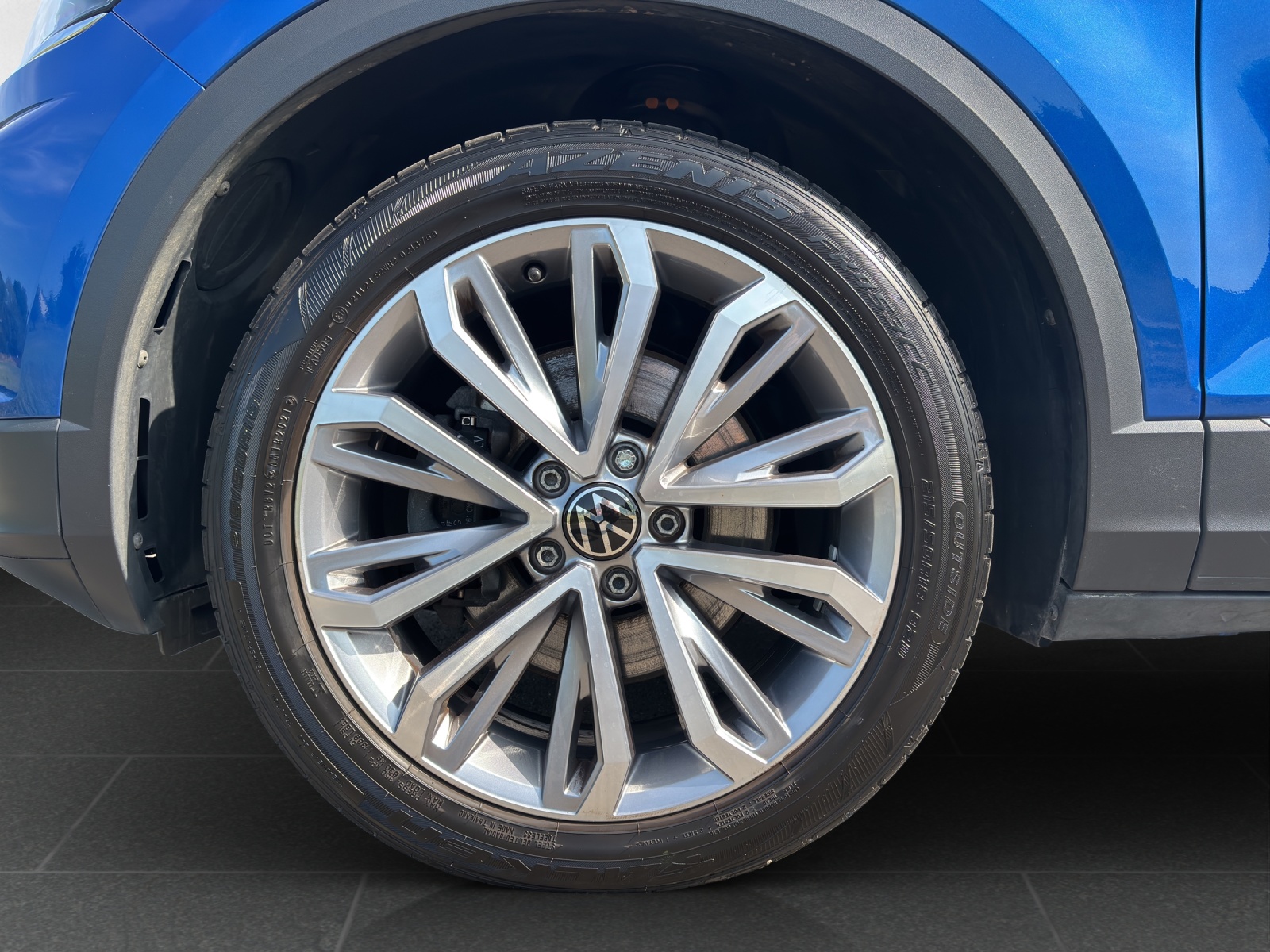 VW T-Roc 2.0 TSI Sport DSG 4Motion mit Anhängevorrichtung, DAB+ & Winterräder-image-11