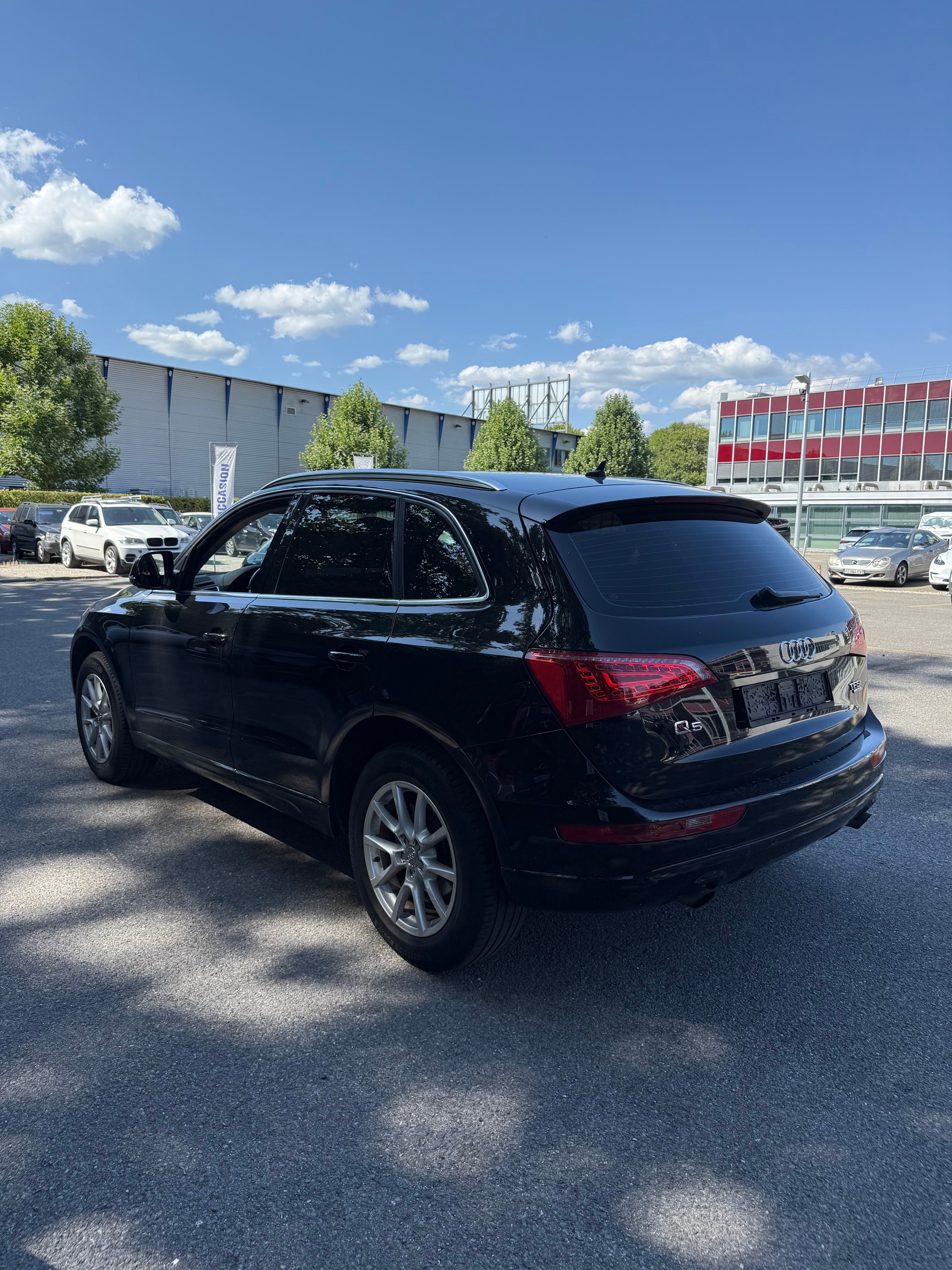 AUDI Q5 2.0 TFSI quattro S-tronic-image-2