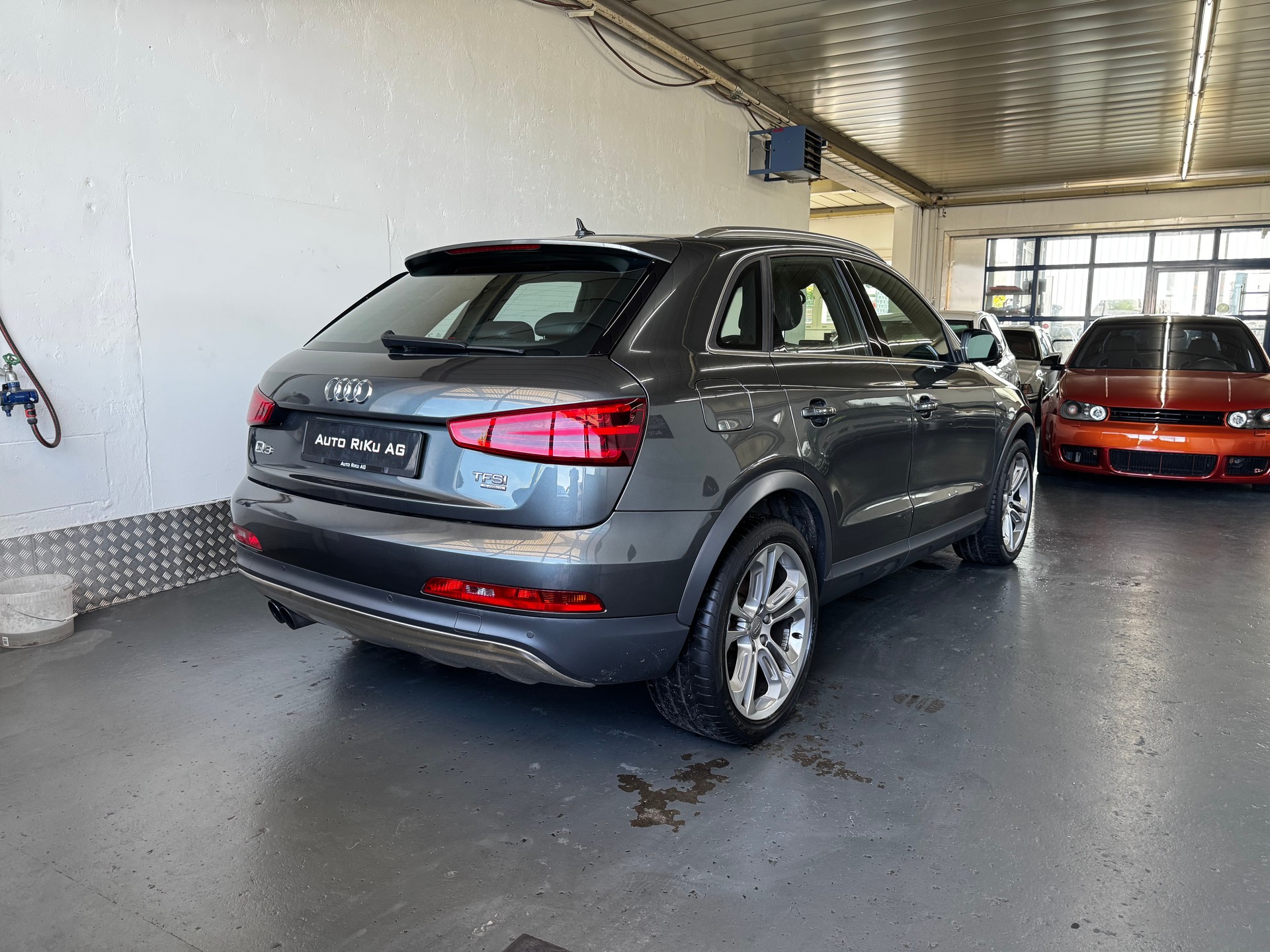 AUDI Q3 2.0 TFSI quattro S-tronic-image-8