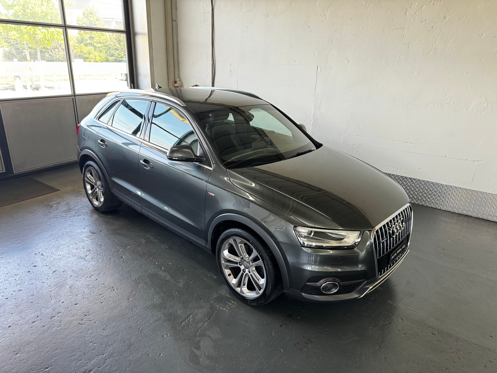 AUDI Q3 2.0 TFSI quattro S-tronic-image-0