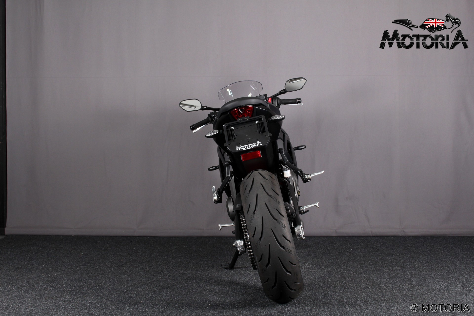 TRIUMPH Daytona 660 35kW-showroom-element-3