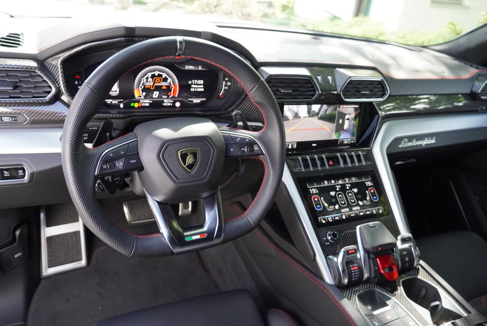 LAMBORGHINI Urus E-Gear-image-7
