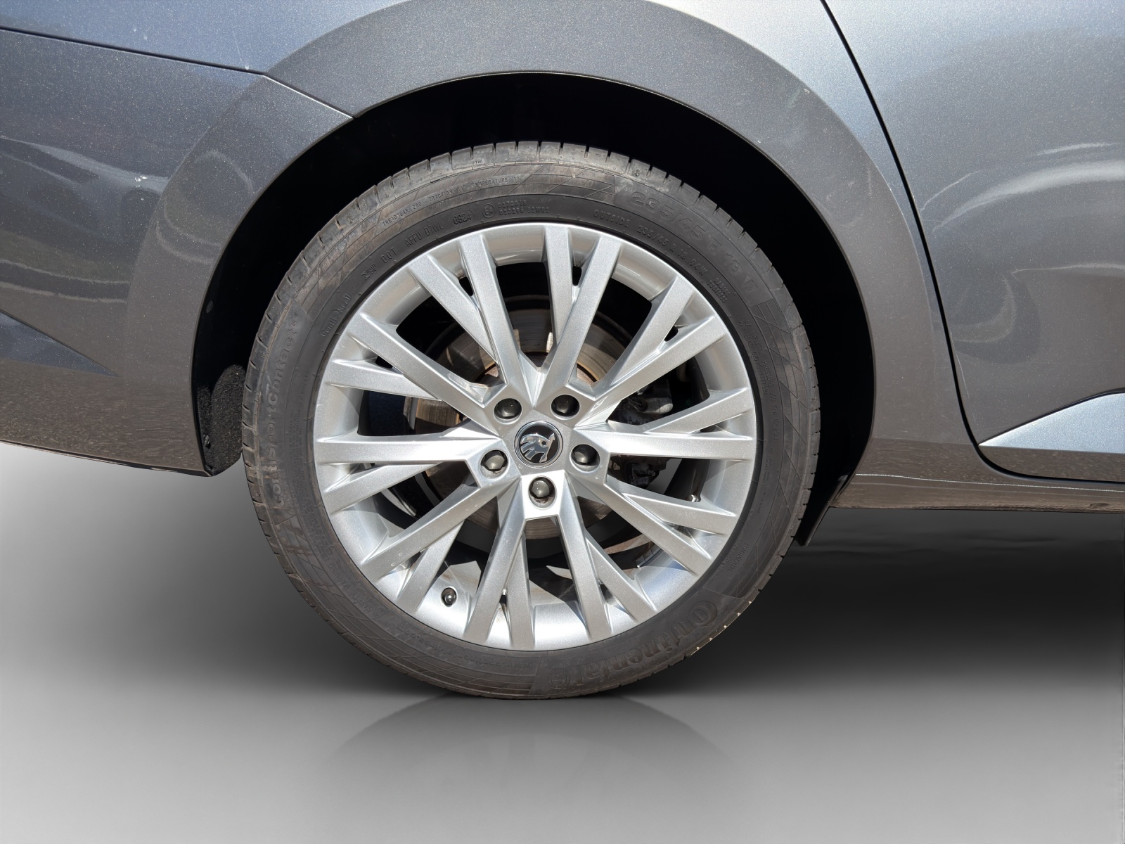 SKODA Superb Combi 2.0 TDi Style 4x4 DSG-image-13