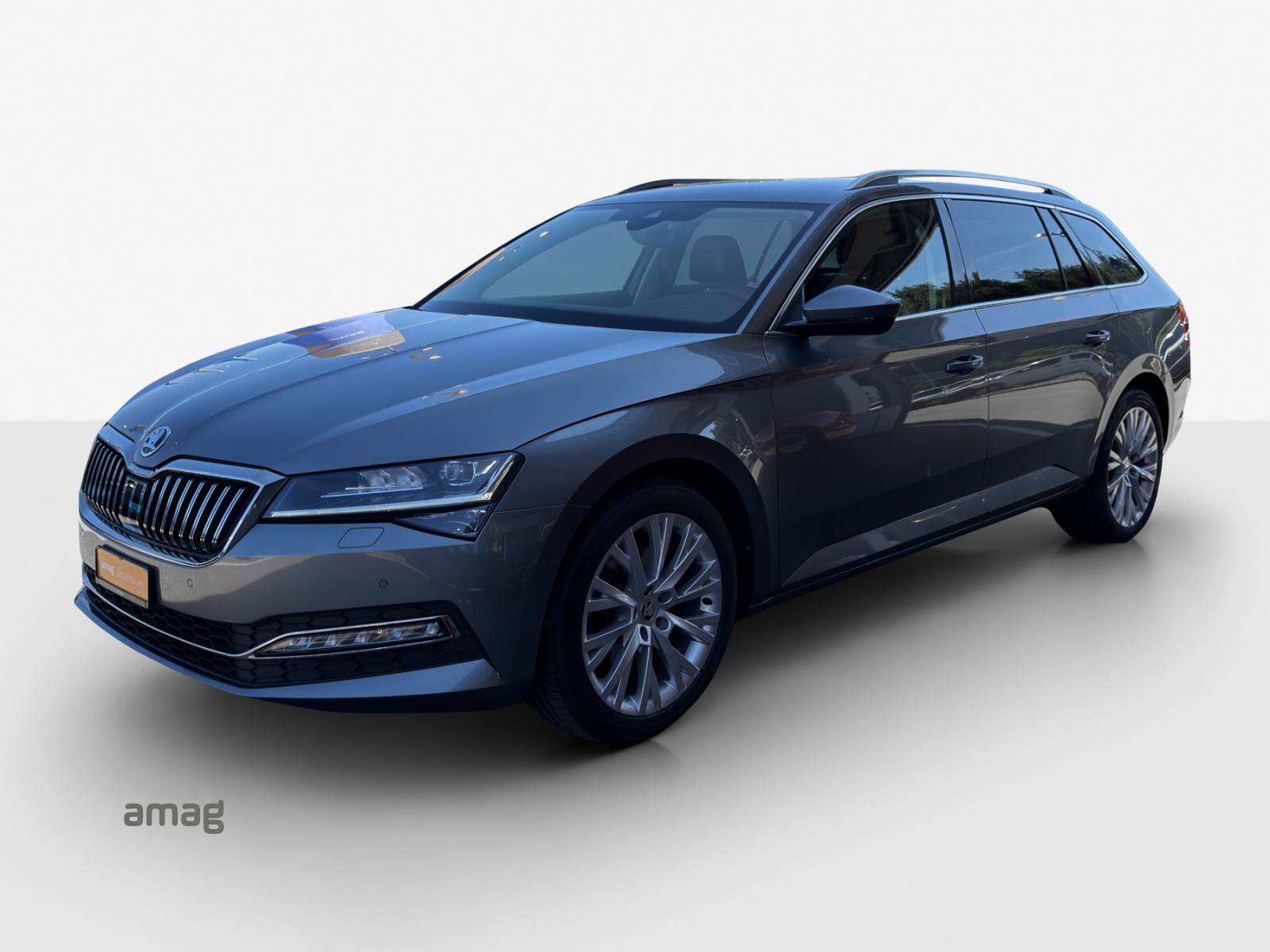 SKODA Superb Combi 2.0 TDi Style 4x4 DSG-image-0