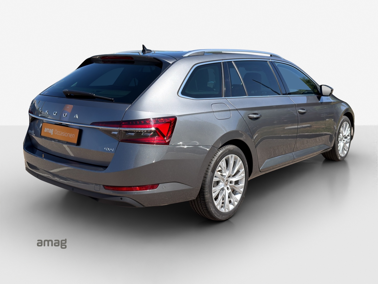 SKODA Superb Combi 2.0 TDi Style 4x4 DSG-image-4
