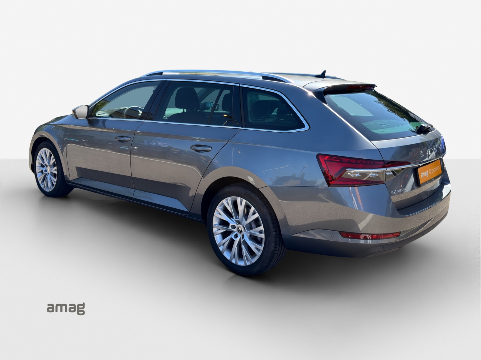 SKODA Superb Combi 2.0 TDi Style 4x4 DSG-image-2