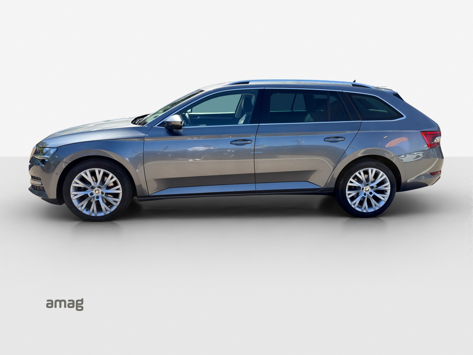 SKODA Superb Combi 2.0 TDi Style 4x4 DSG-image-1