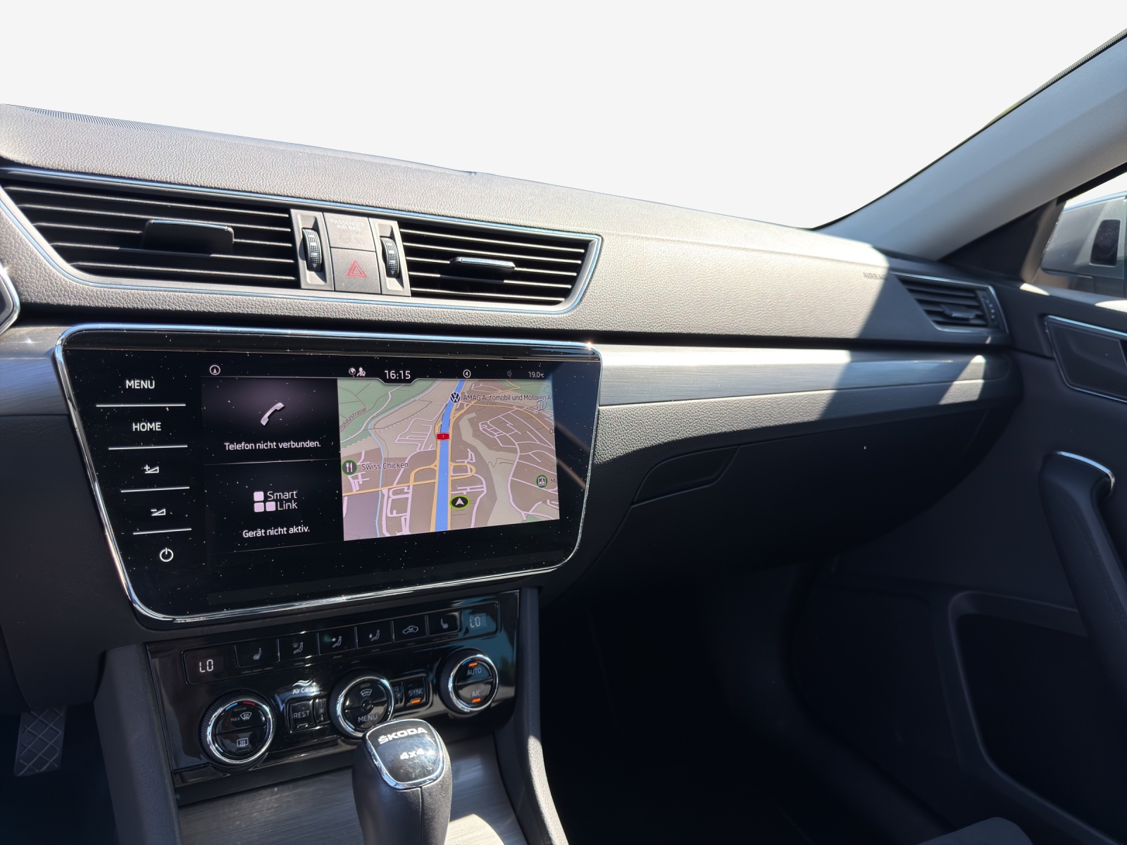 SKODA Superb Combi 2.0 TDi Style 4x4 DSG-image-10