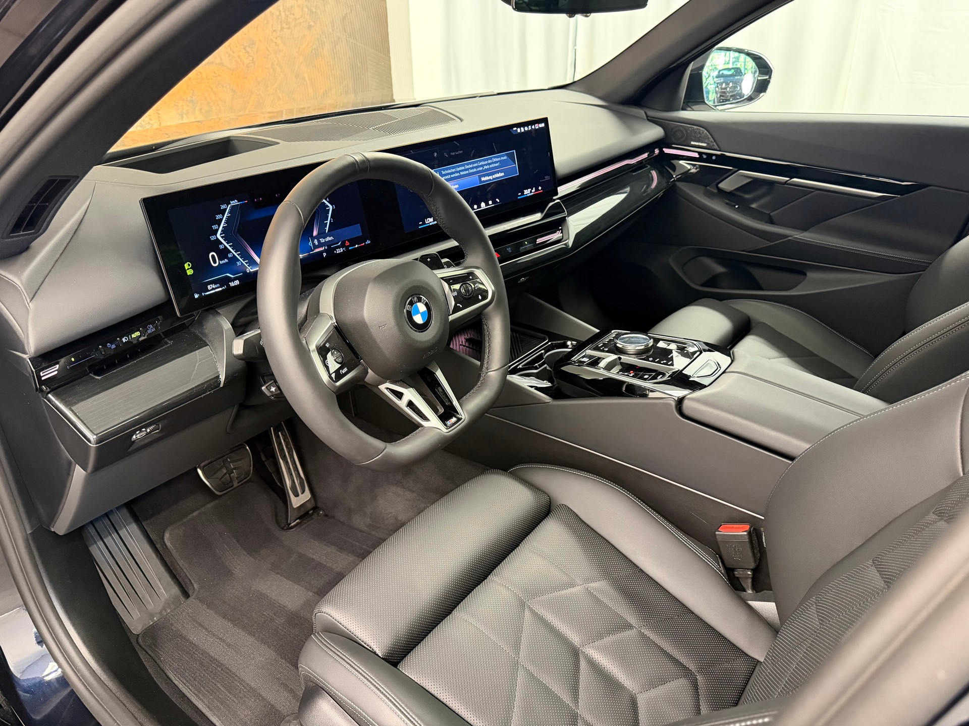 BMW 540d xDrive 48V Touring M Sport Pro Steptronic *Facelift*Panorama*Head-Up*Iconic*-image-9