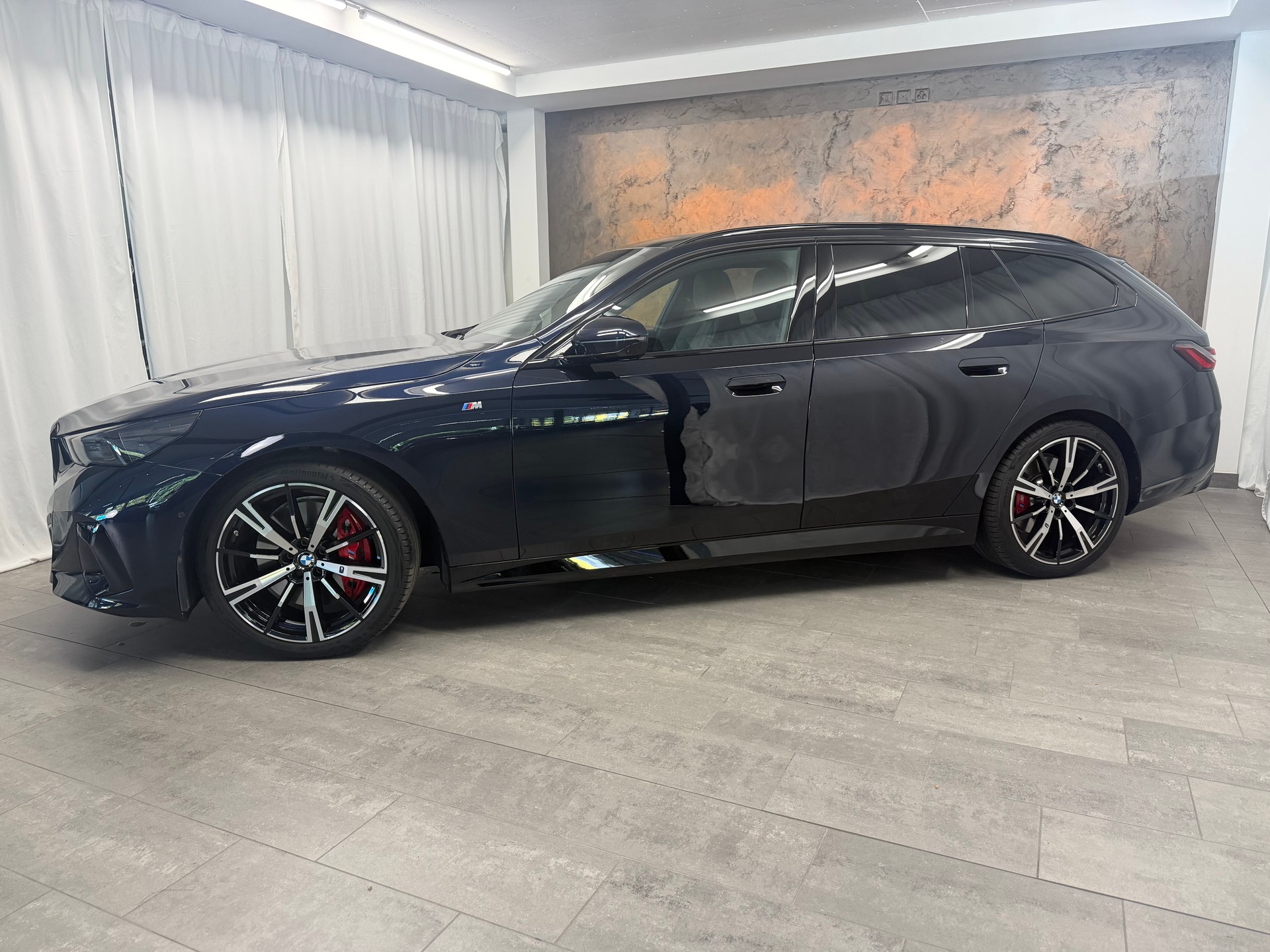 BMW 540d xDrive 48V Touring M Sport Pro Steptronic *Facelift*Panorama*Head-Up*Iconic*-image-3