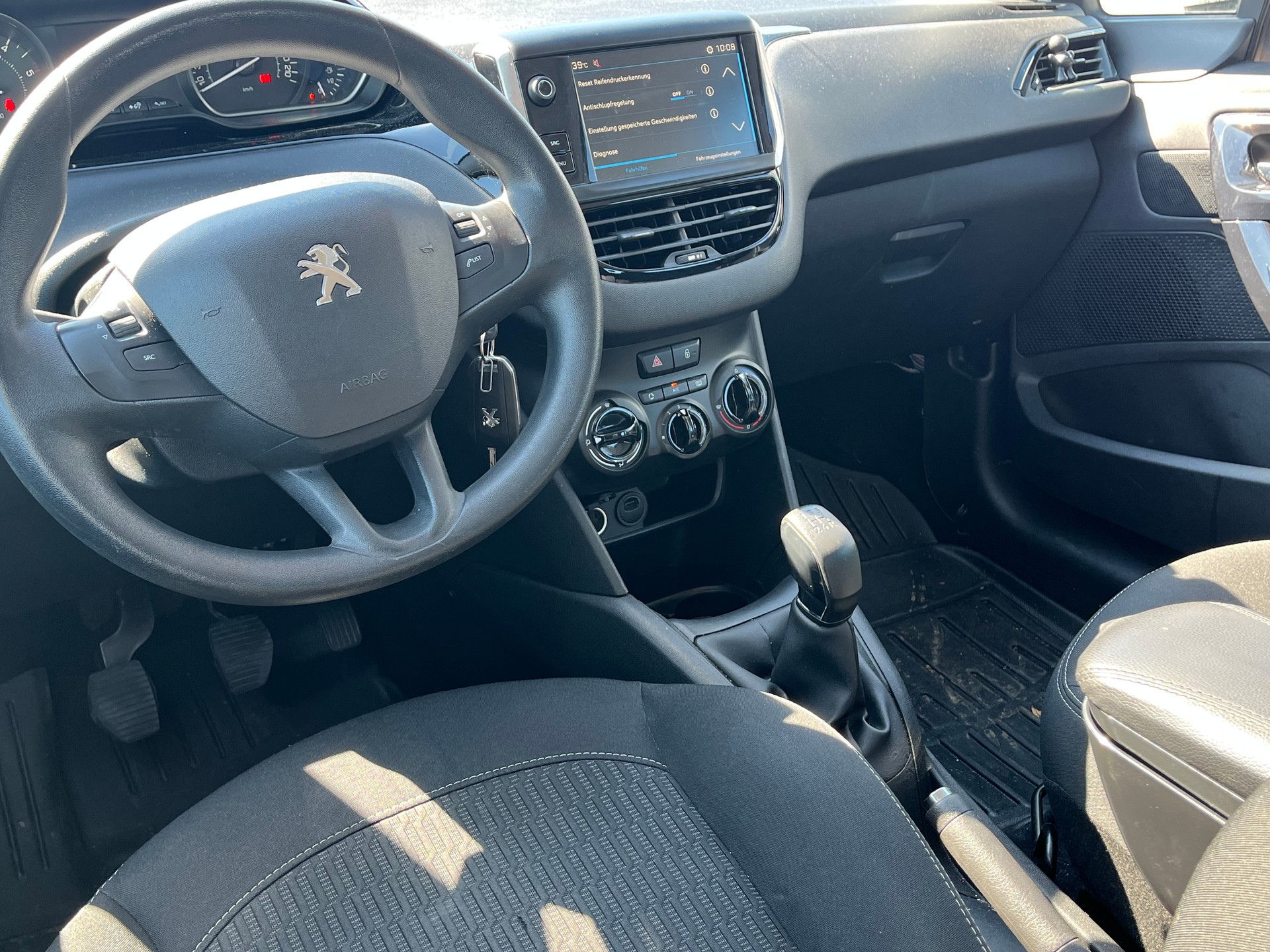 PEUGEOT 208 1.5 BlueHDi Active-image-9