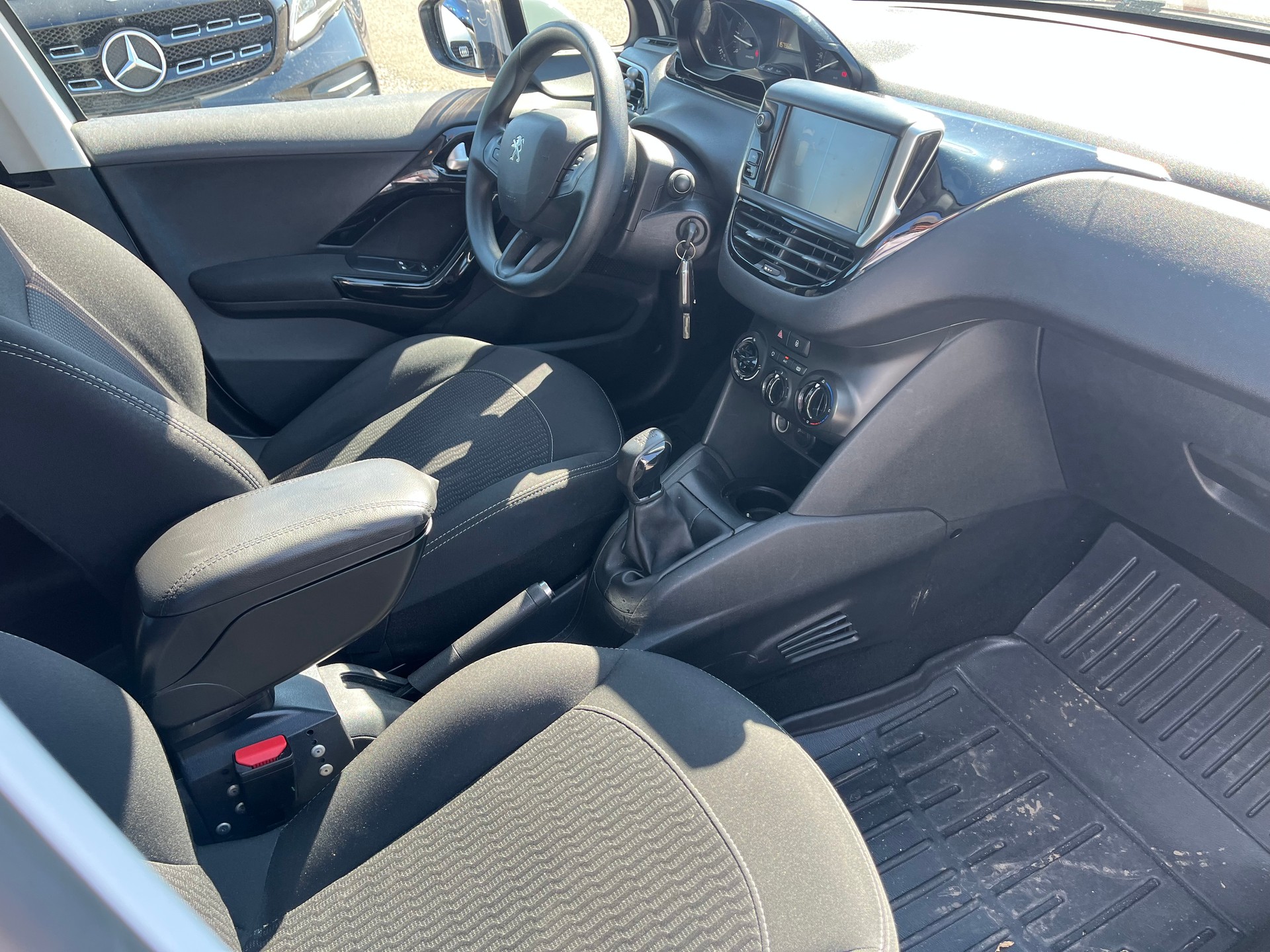 PEUGEOT 208 1.5 BlueHDi Active-image-11