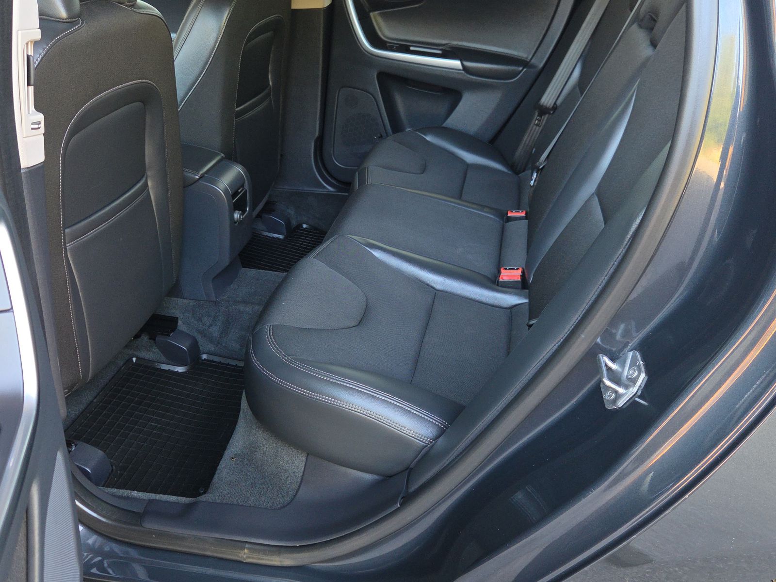 VOLVO XC60 D3 Momentum Geartronic-image-11