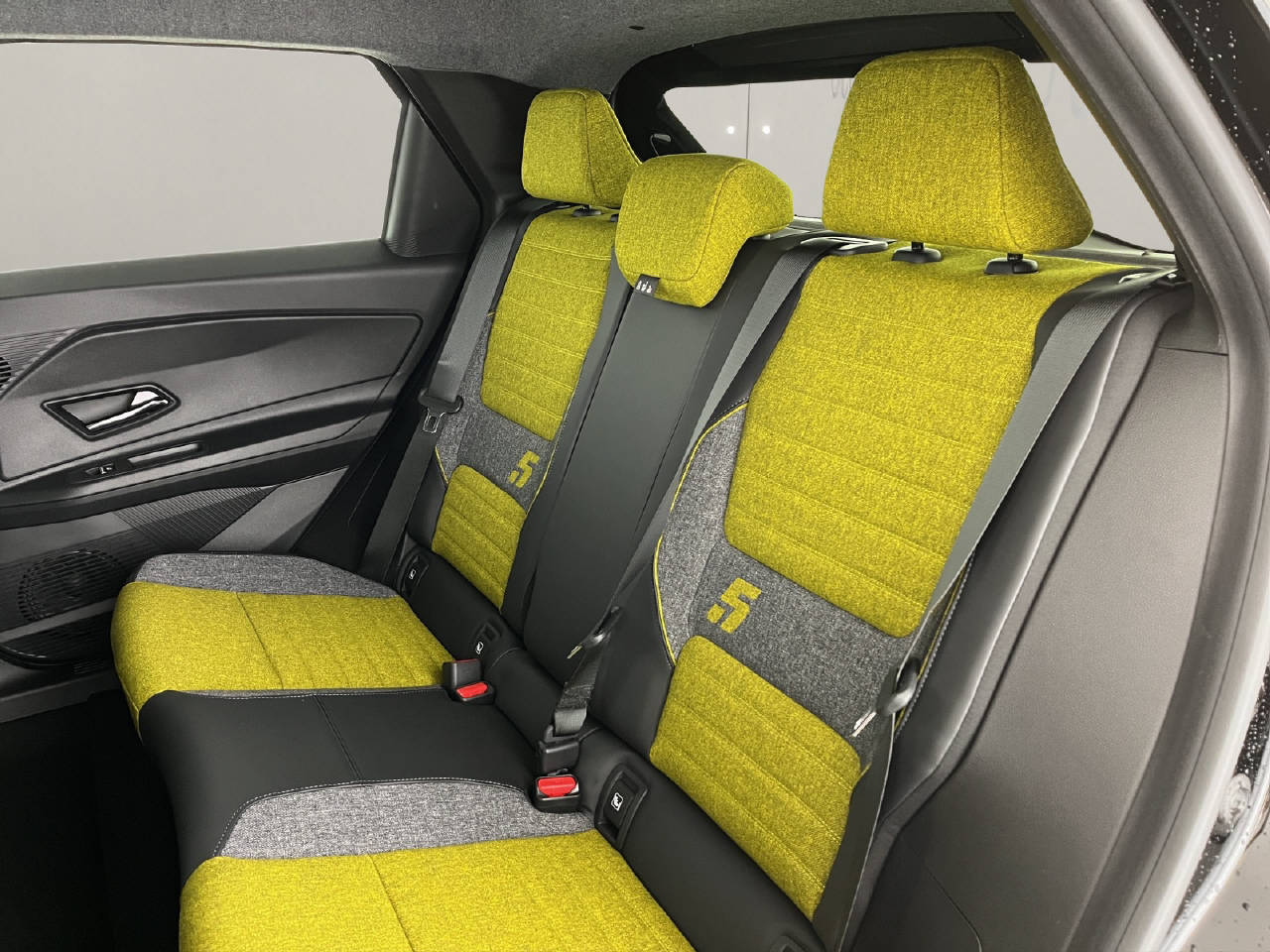 RENAULT R5 E-Tech Comfort Range iconic five-image-16