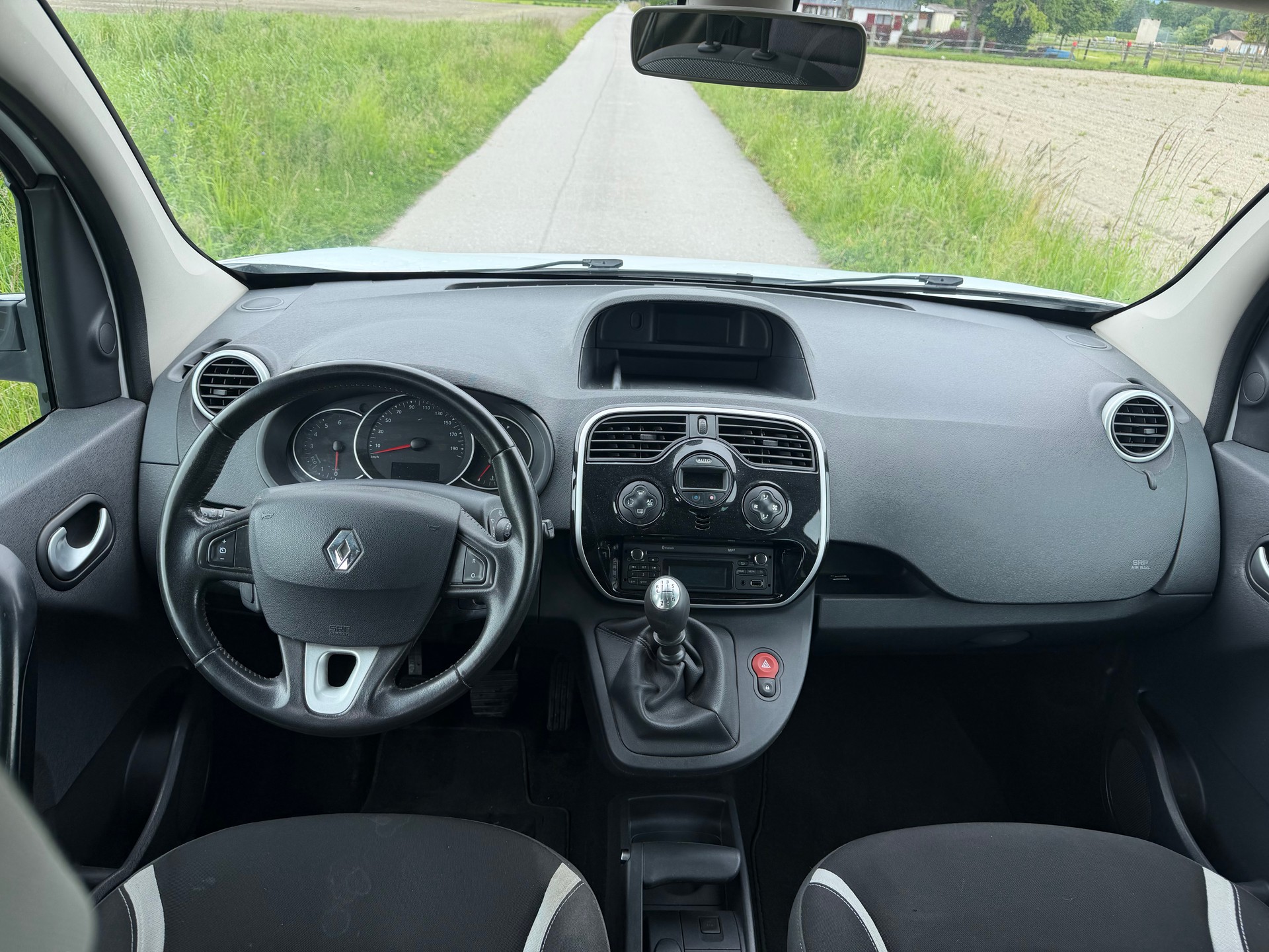 RENAULT Kangoo 1.2 16V Turbo Swiss Edition-image-7