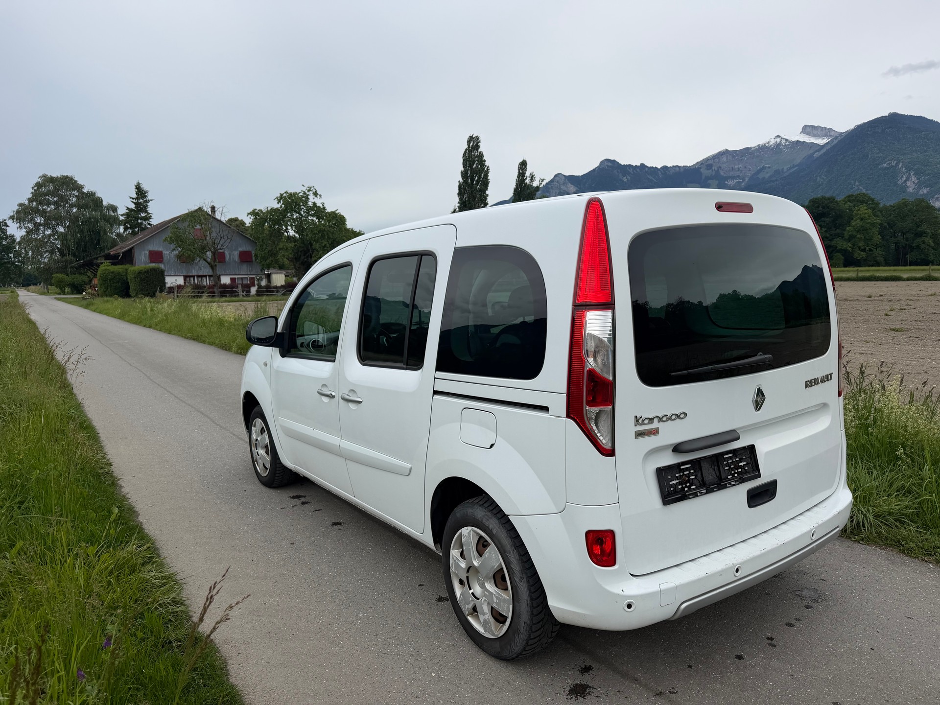 RENAULT Kangoo 1.2 16V Turbo Swiss Edition-image-5