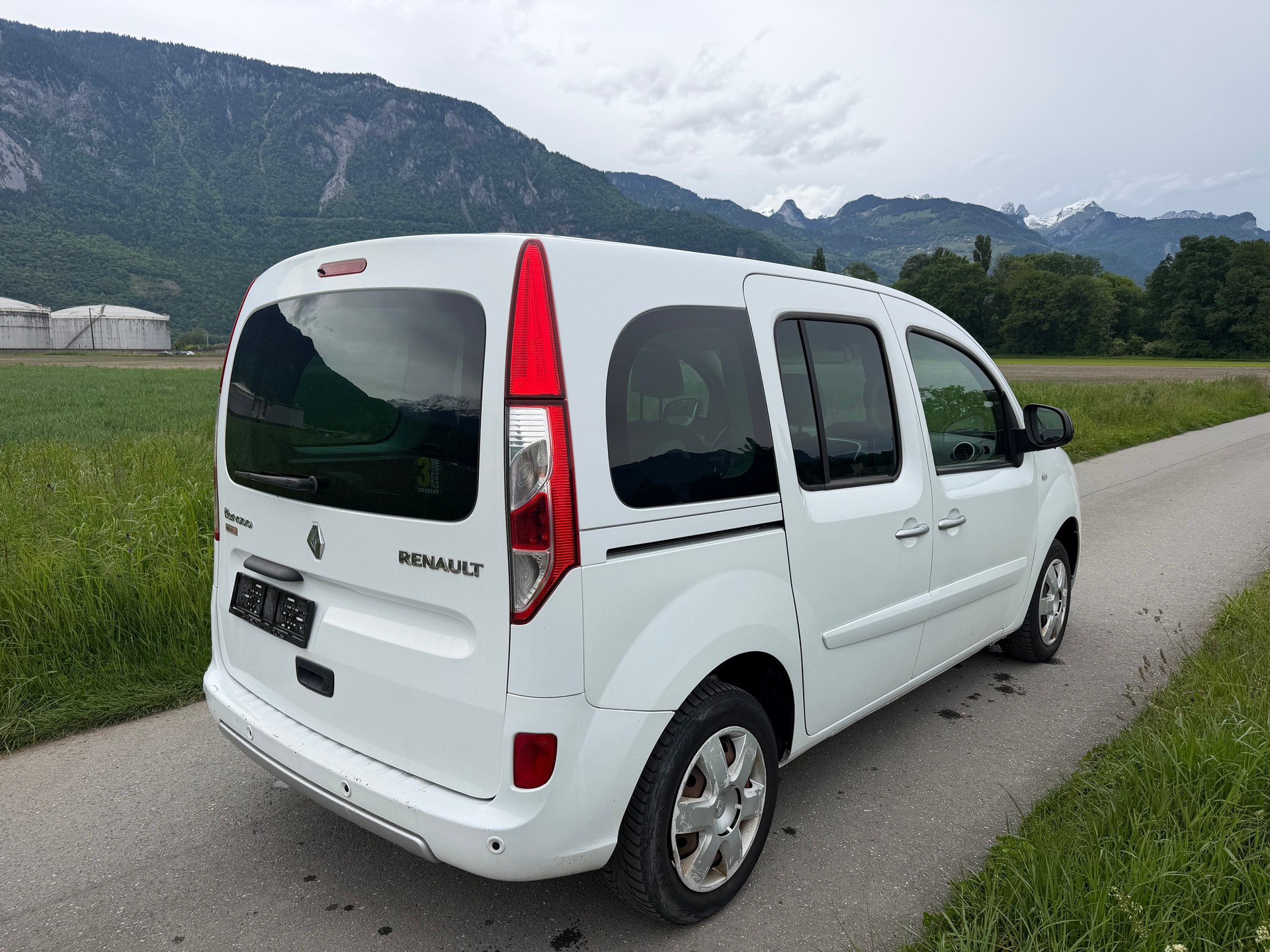 RENAULT Kangoo 1.2 16V Turbo Swiss Edition-image-3