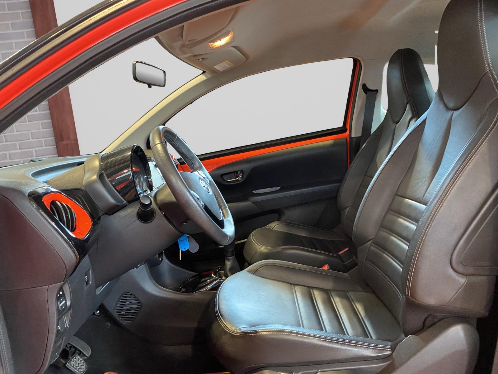 TOYOTA Aygo 1.0 VVT-i x / 8-fach bereift / frisch ab MFK-image-7