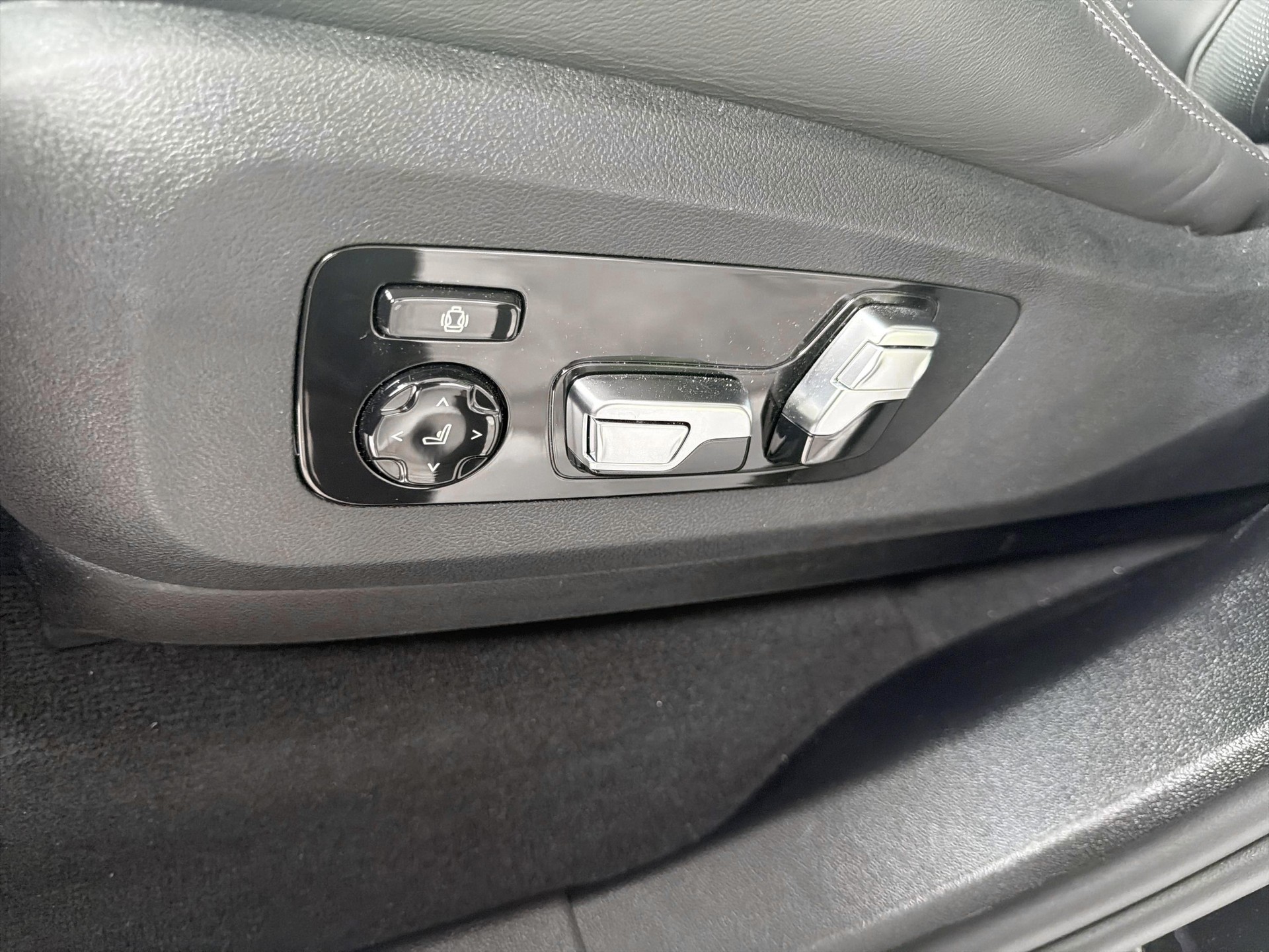 BMW X7 xDrive M60i M Sport Pro-image-24