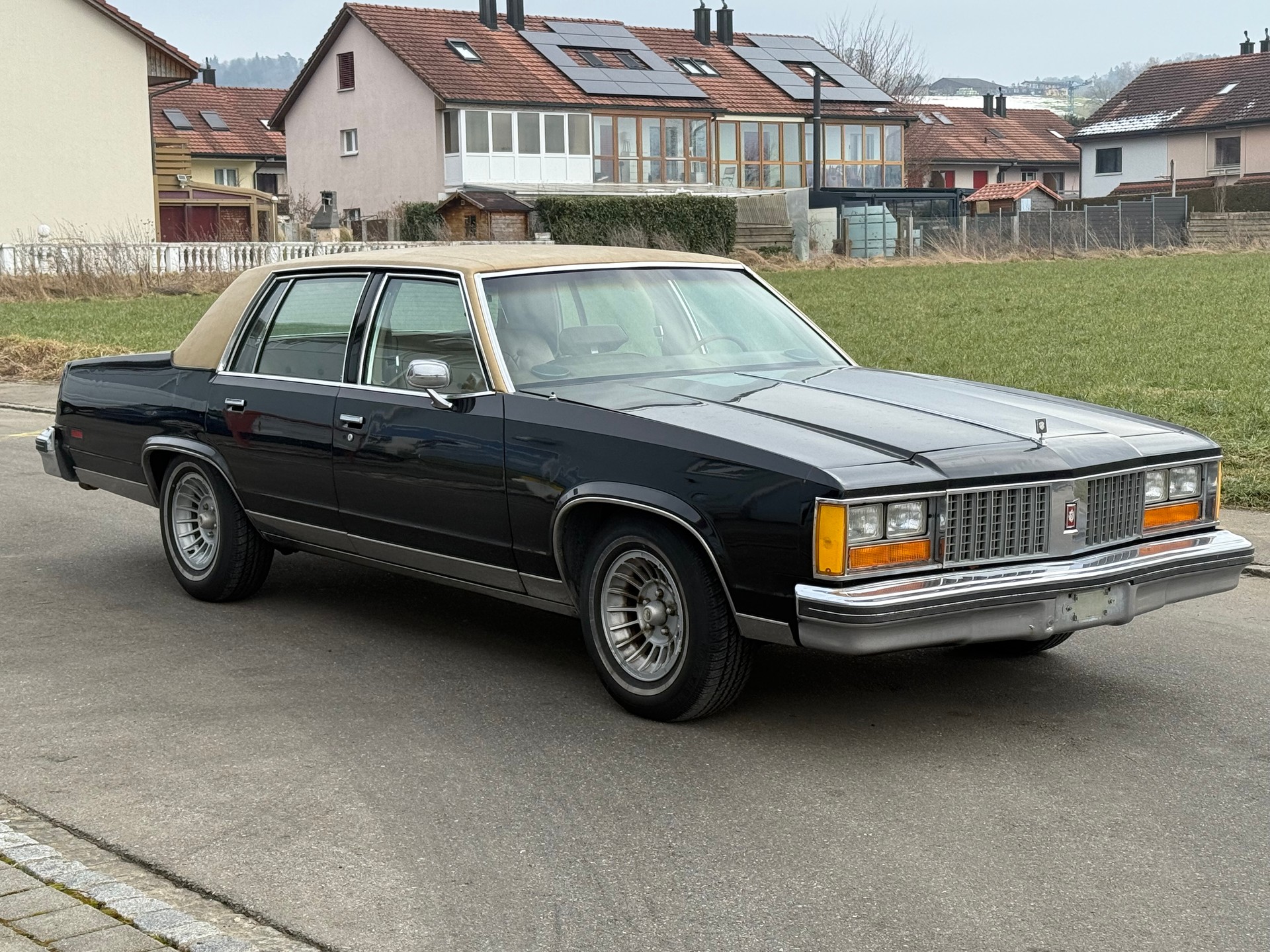 OLDSMOBILE 6.6-image-1