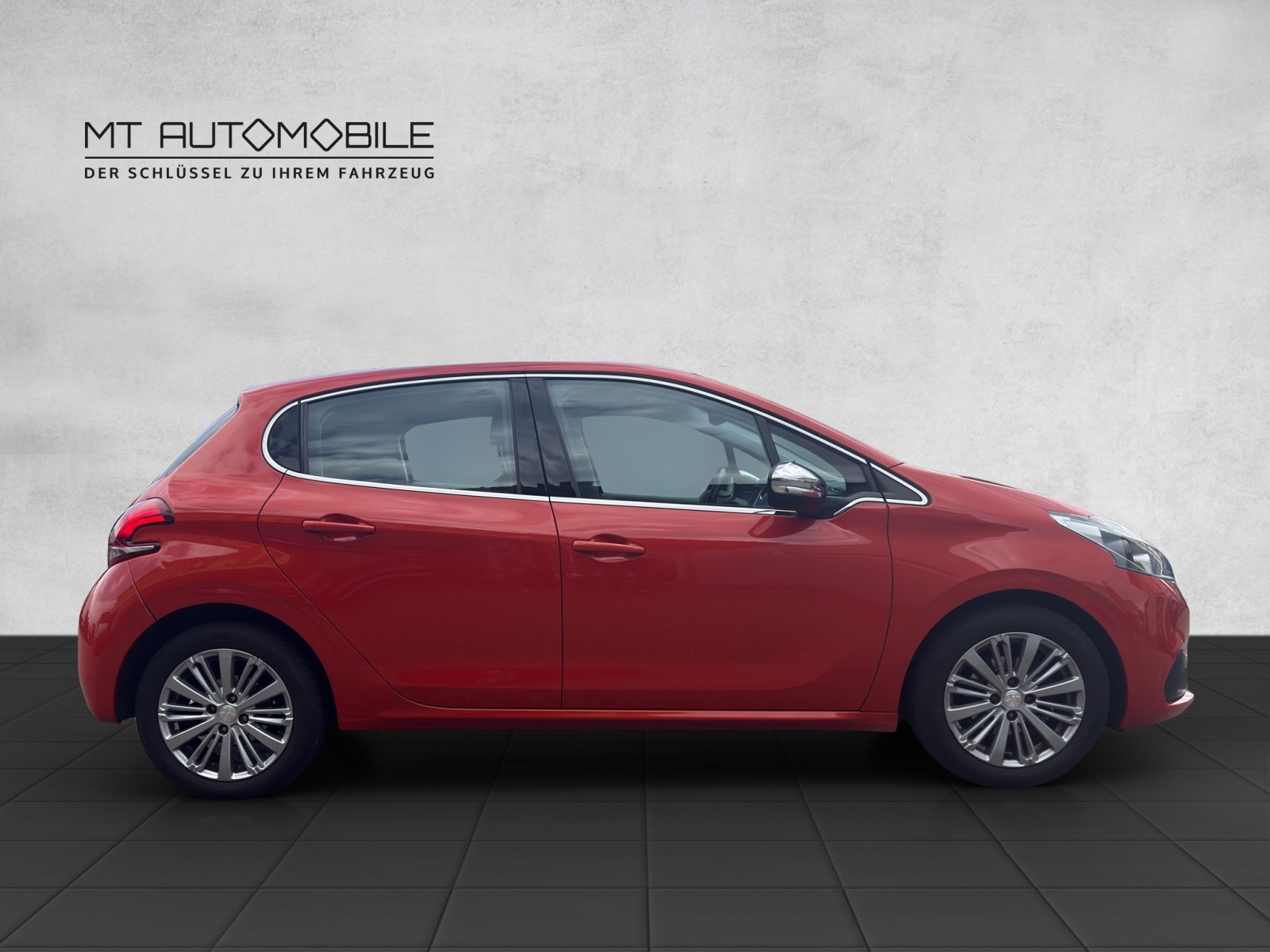 PEUGEOT 208 1.2 PureTech Allure EAT6-image-3