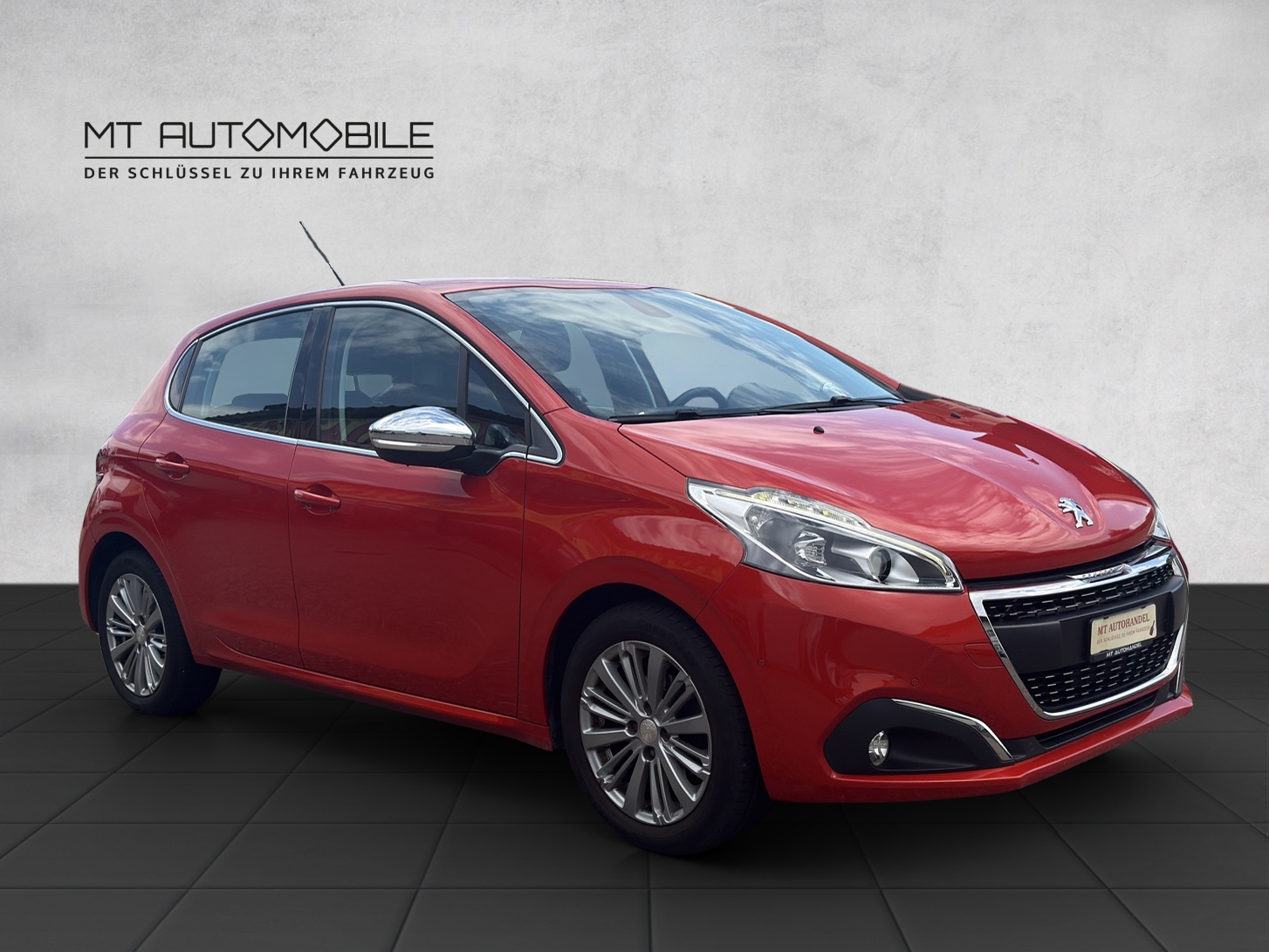 PEUGEOT 208 1.2 PureTech Allure EAT6-image-2