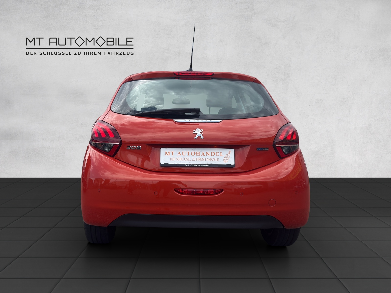PEUGEOT 208 1.2 PureTech Allure EAT6-image-5