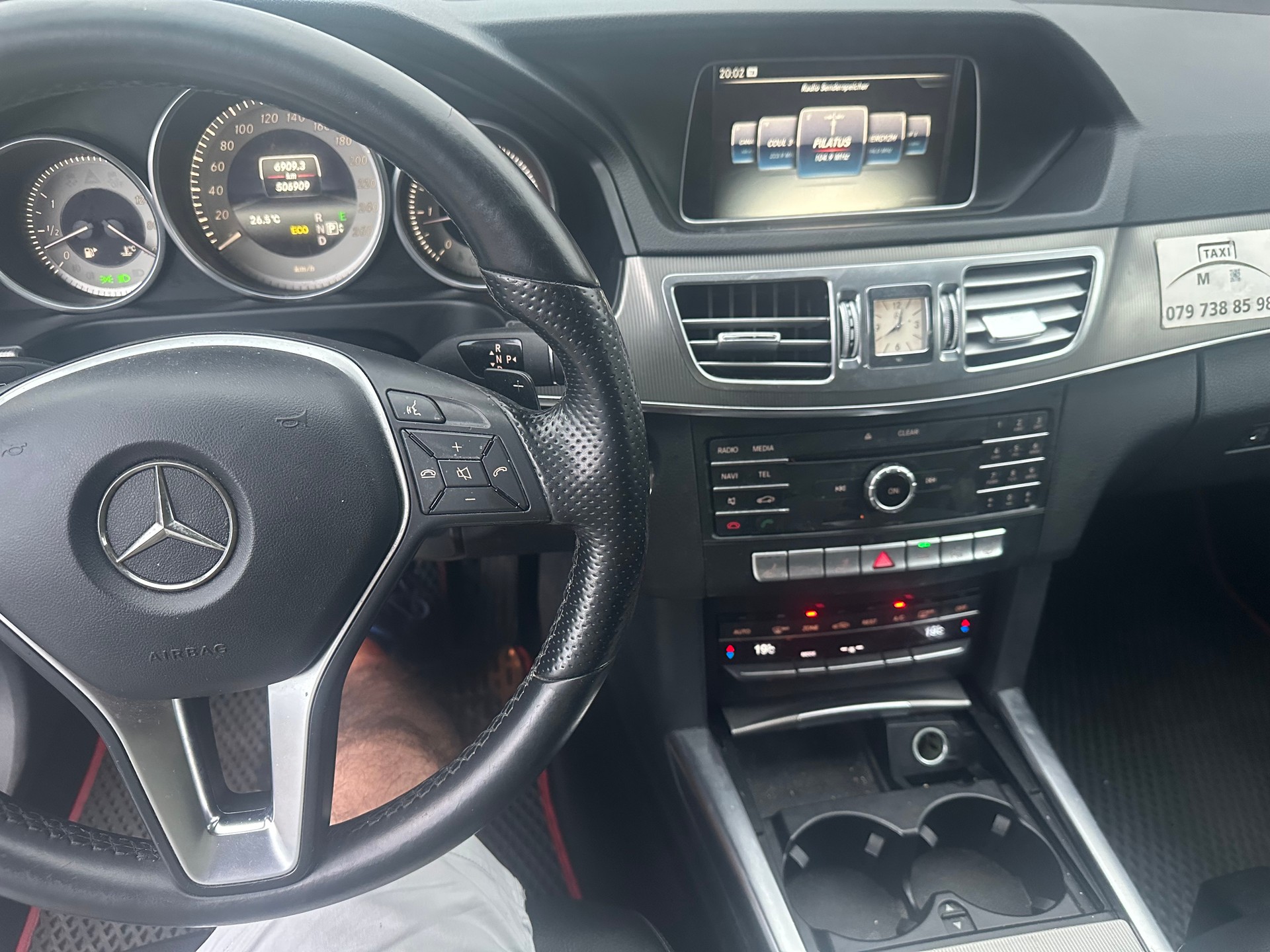 MERCEDES-BENZ E 250 BlueTEC 4Matic 7G-Tronic-image-11