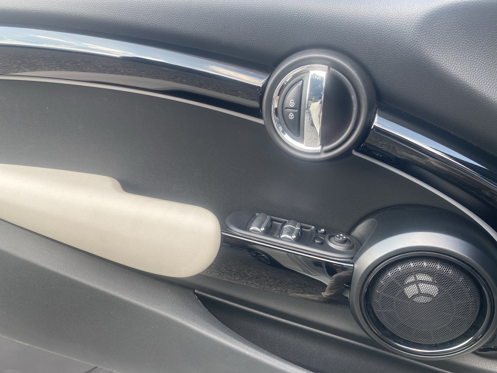 MINI Cabrio F57 2.0i John Cooper Works SAG-image-19