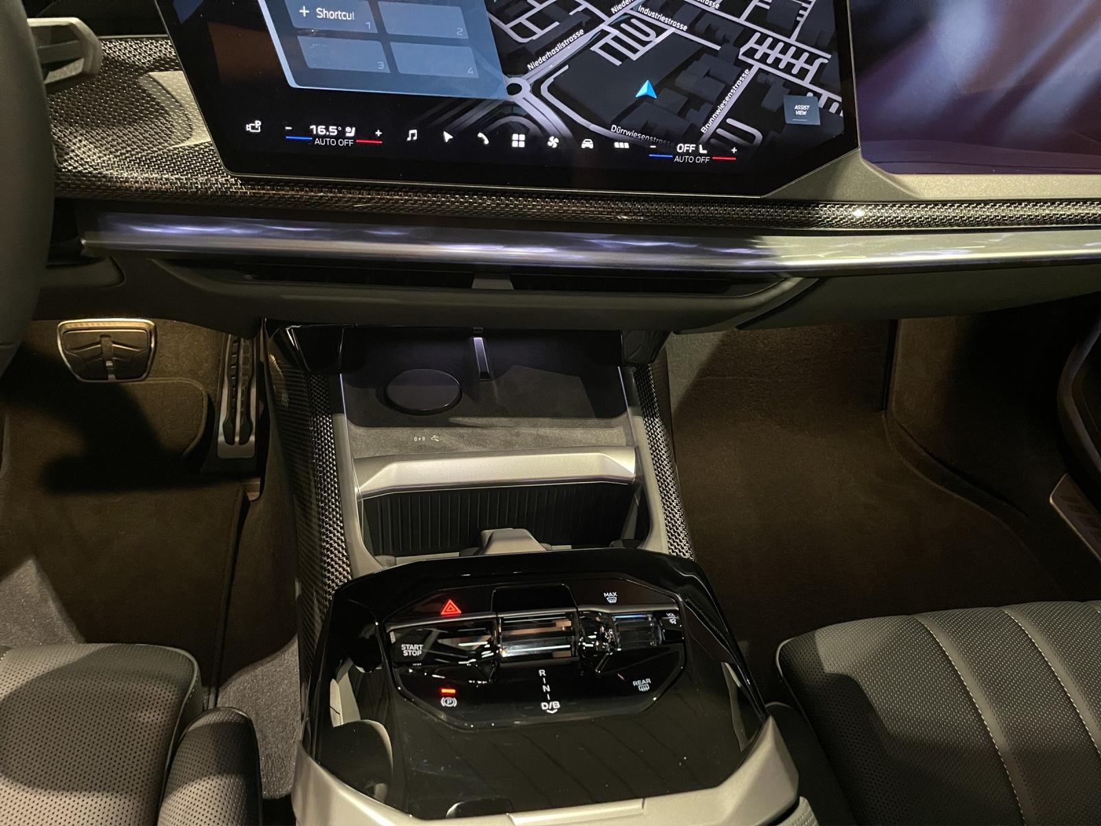 BMW i7 xDrive60-image-12