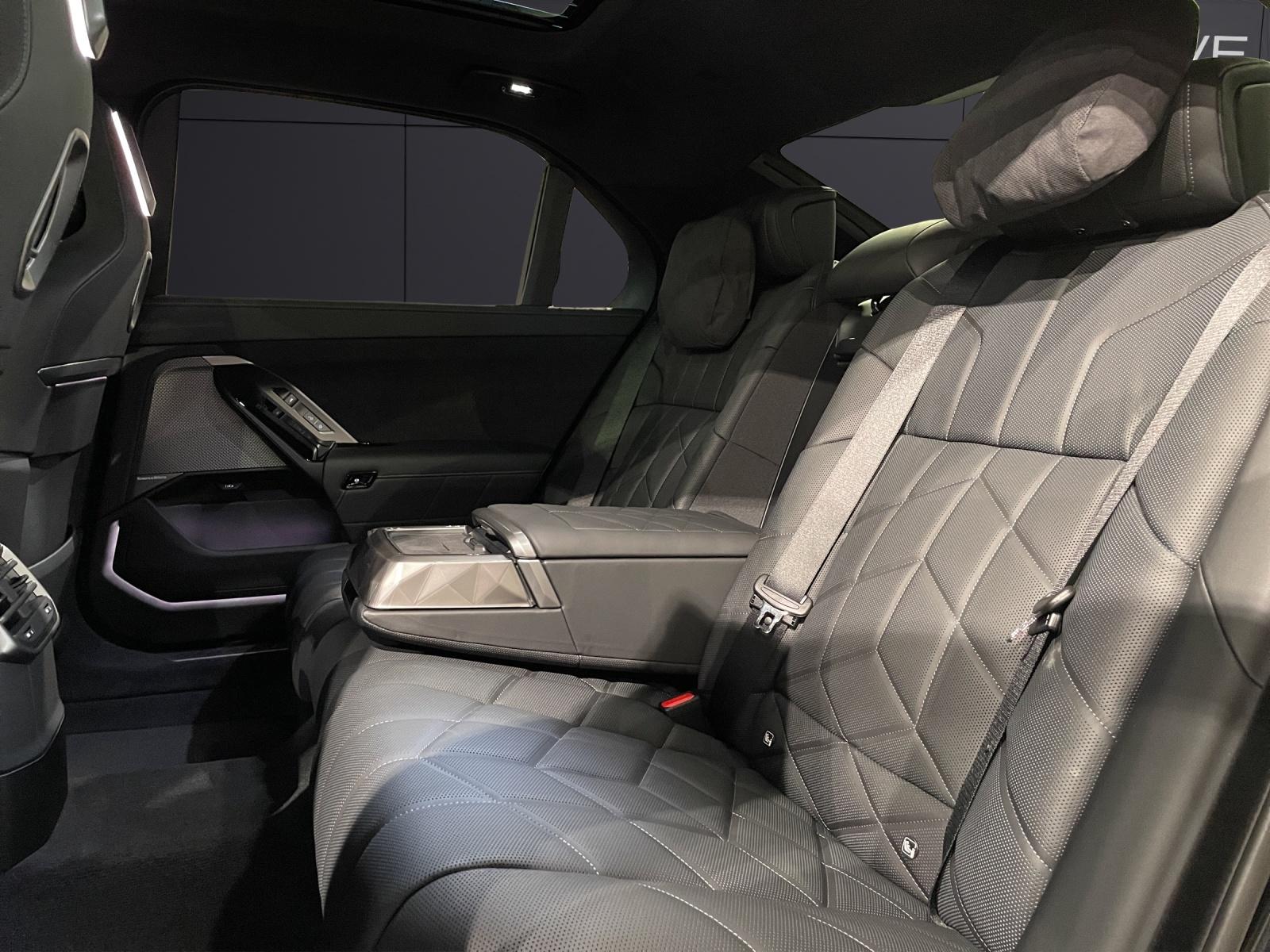 BMW i7 xDrive60-image-17