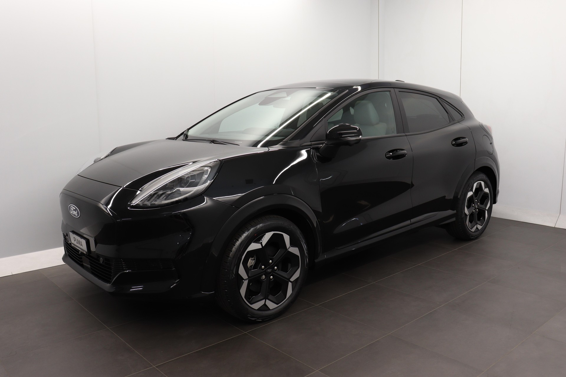 FORD Puma Gen-E Premium-showroom-element-3