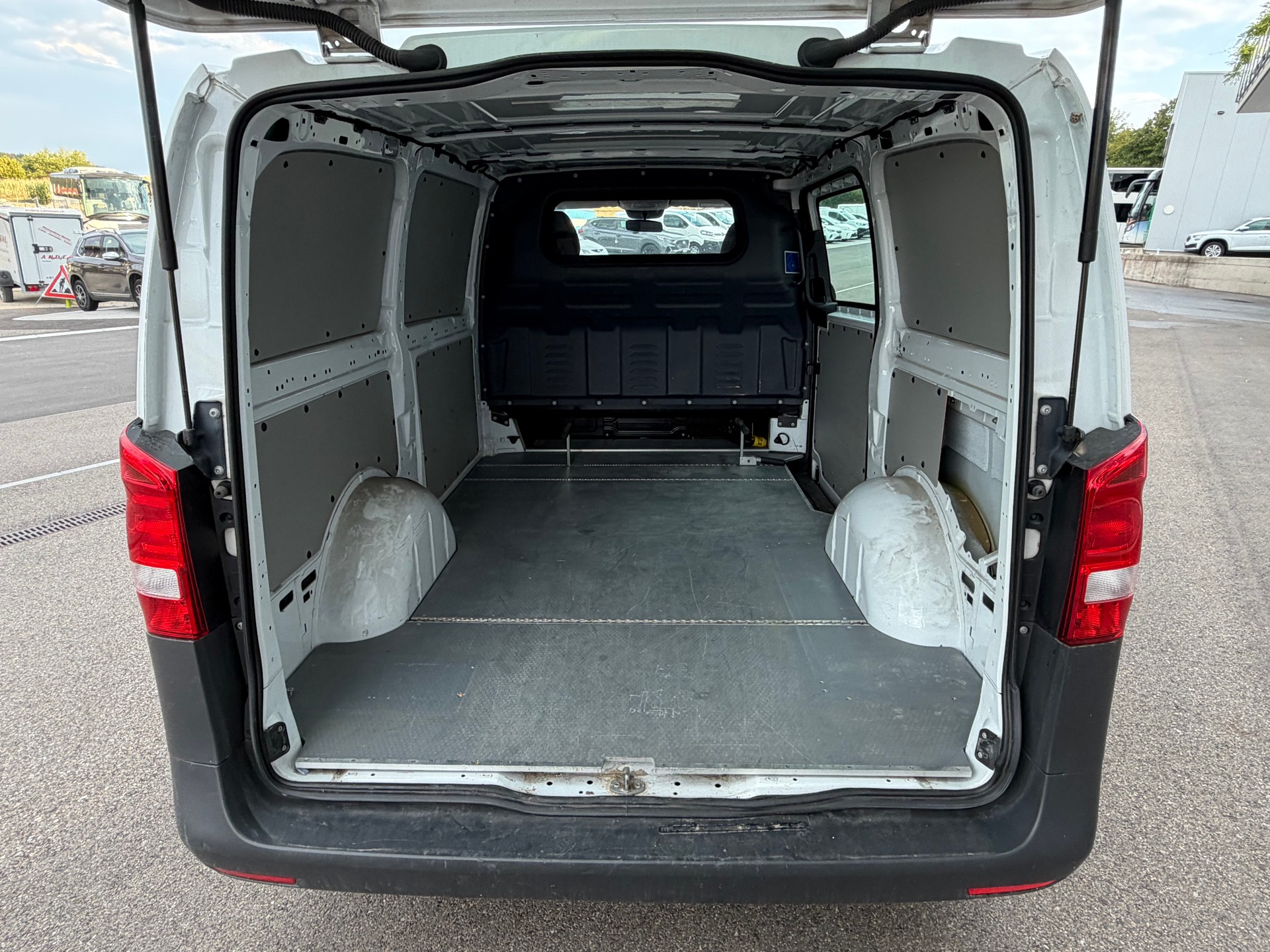 MERCEDES-BENZ Vito 111 CDI L Euro 5-image-5