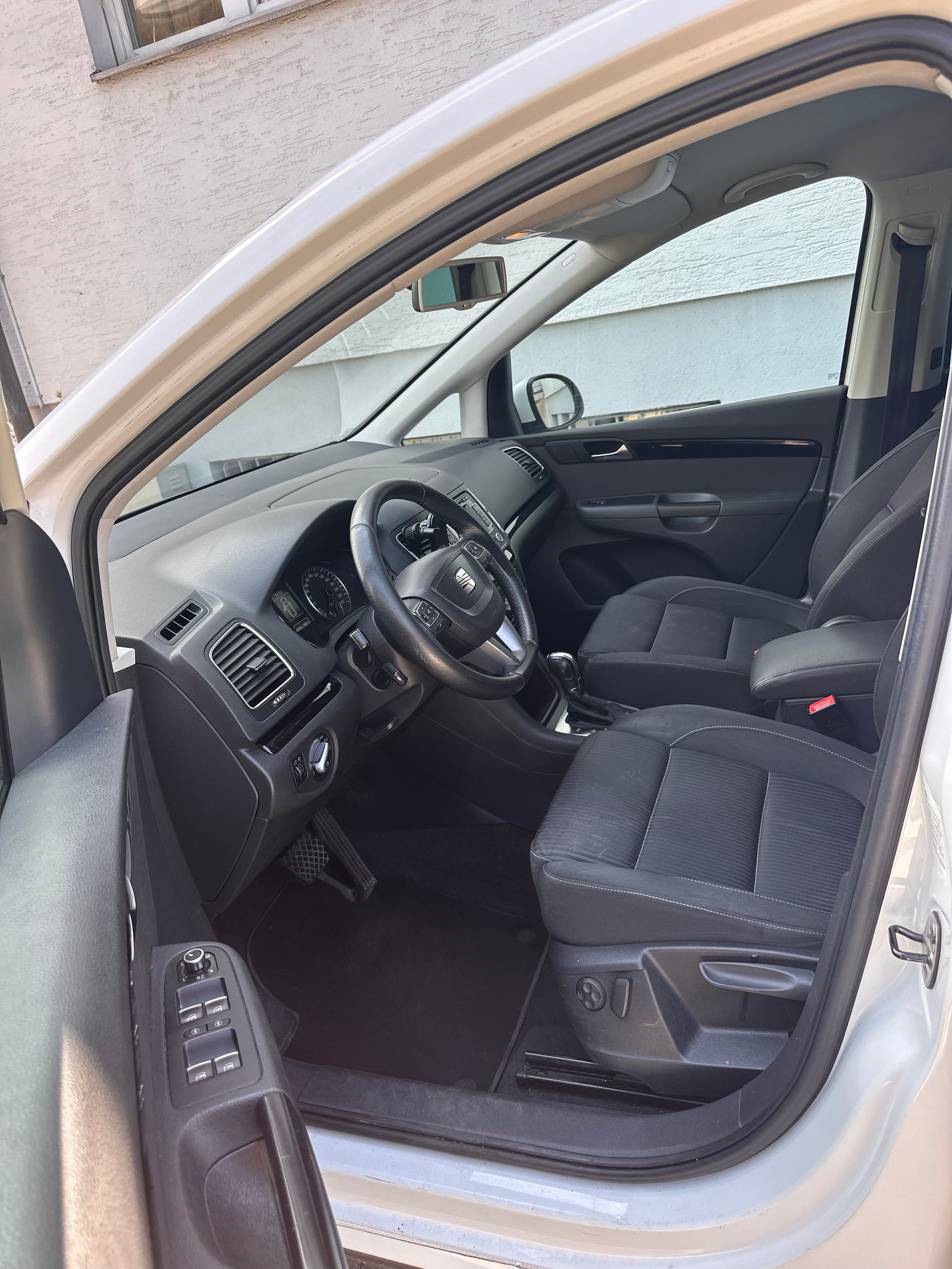 SEAT Alhambra 2.0 TDI Reference Eco DSG-image-1
