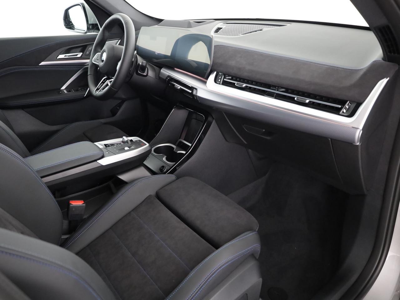 BMW X1 23i xDrive paddles-image-7