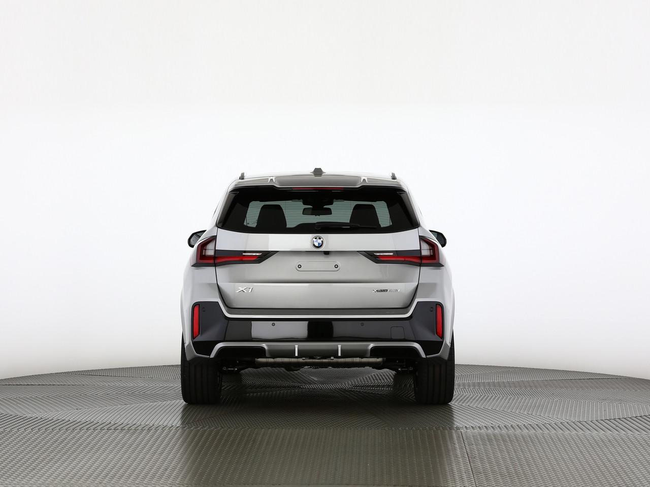 BMW X1 23i xDrive paddles-image-20