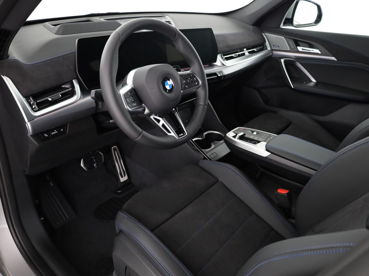 BMW X1 23i xDrive paddles-image-3
