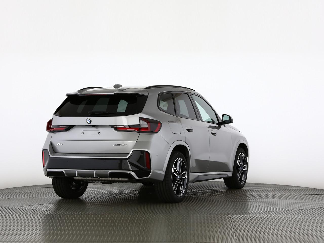 BMW X1 23i xDrive paddles-image-19