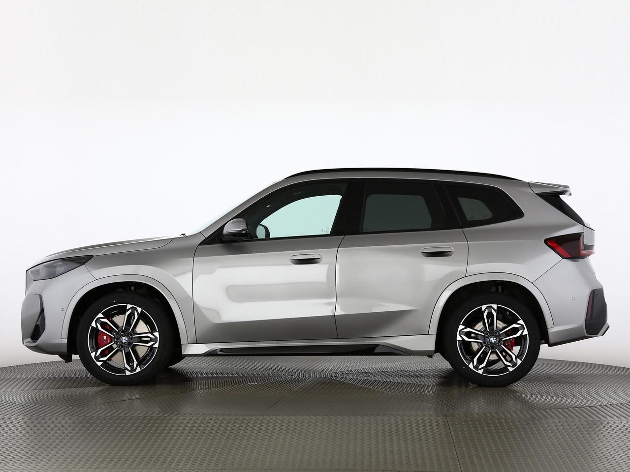 BMW X1 23i xDrive paddles-image-1