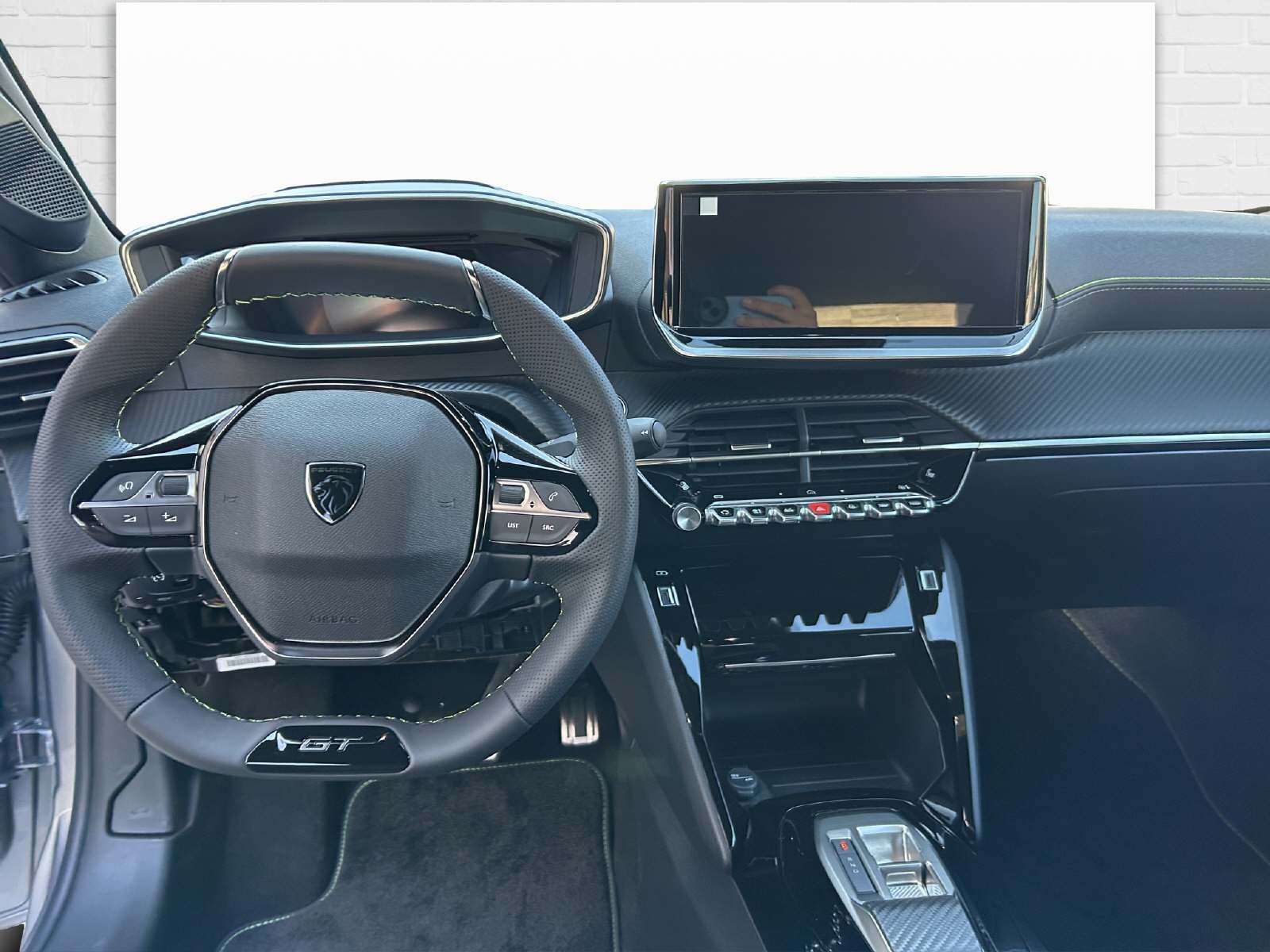 PEUGEOT 208 1.2 Hybrid 145 GT Exclusive-image-7