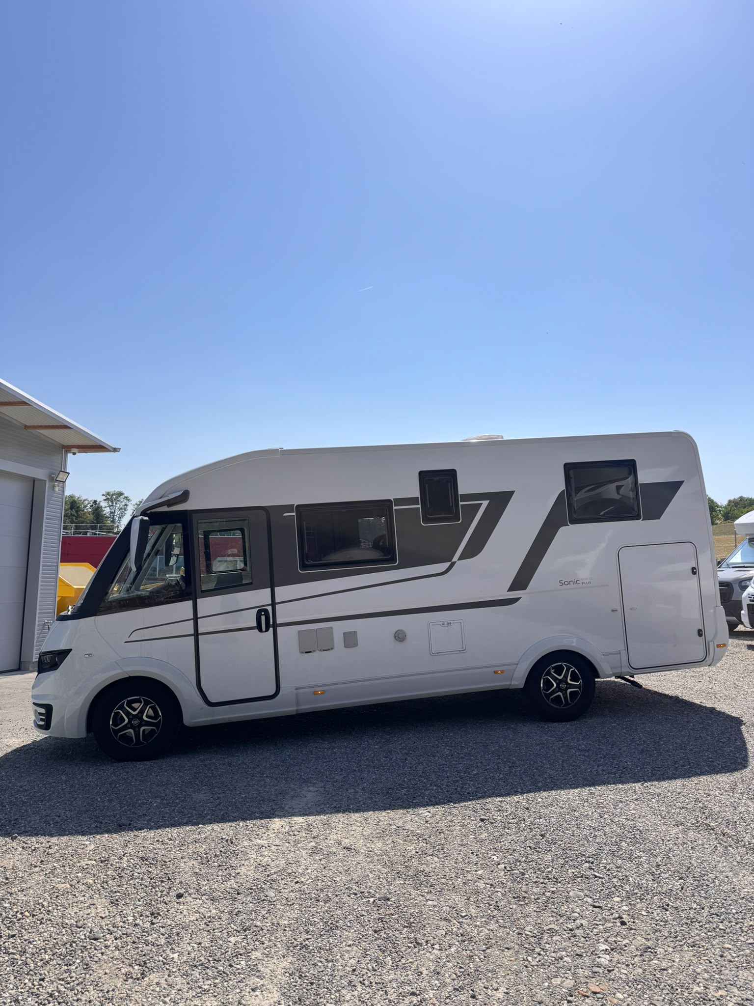 ADRIA SONIC PLUS 600 SL-image-2