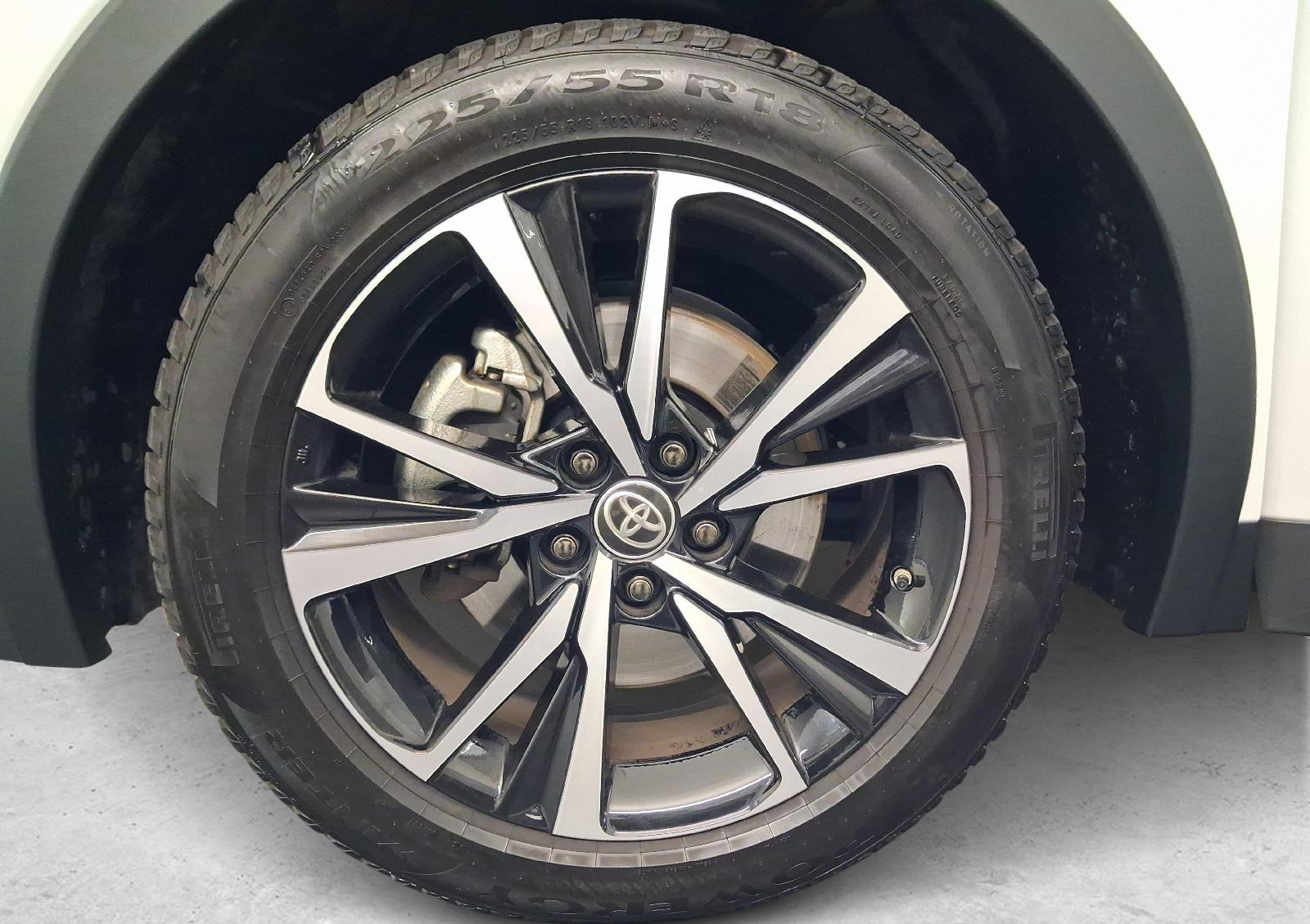 TOYOTA C-HR 2.0 PHEV Swiss Edition-image-14