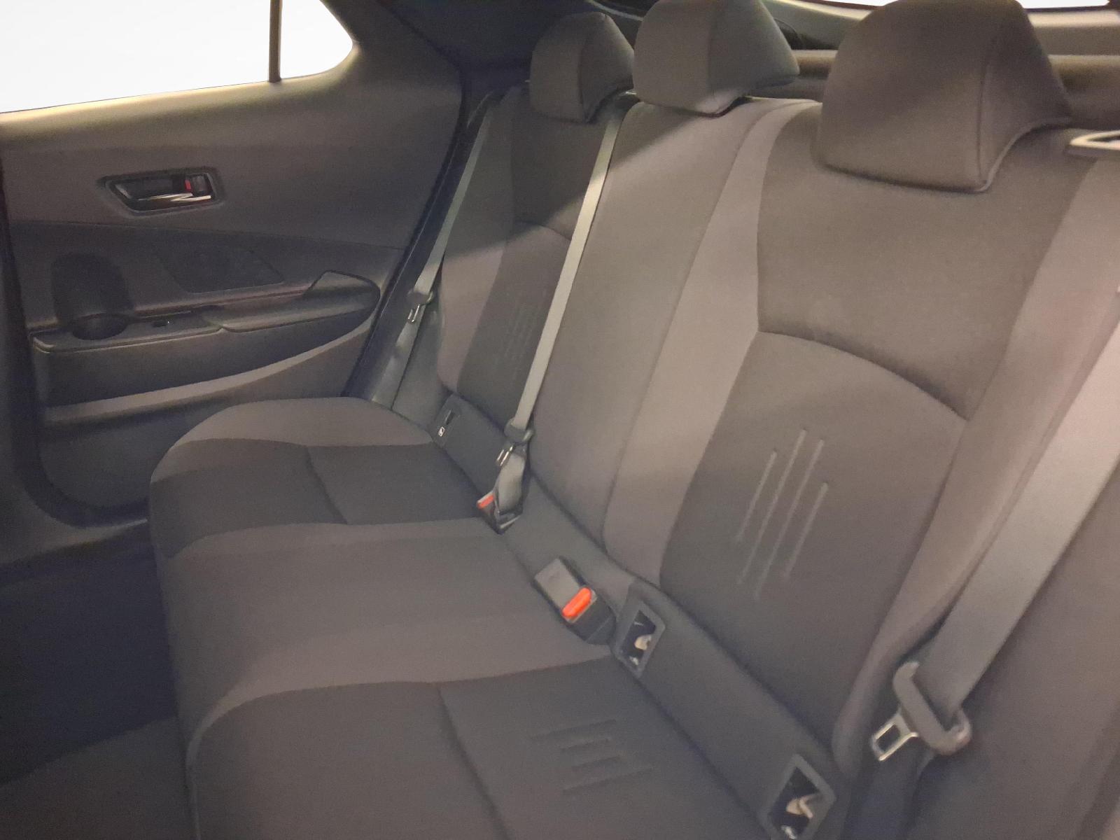 TOYOTA C-HR 2.0 PHEV Swiss Edition-image-10