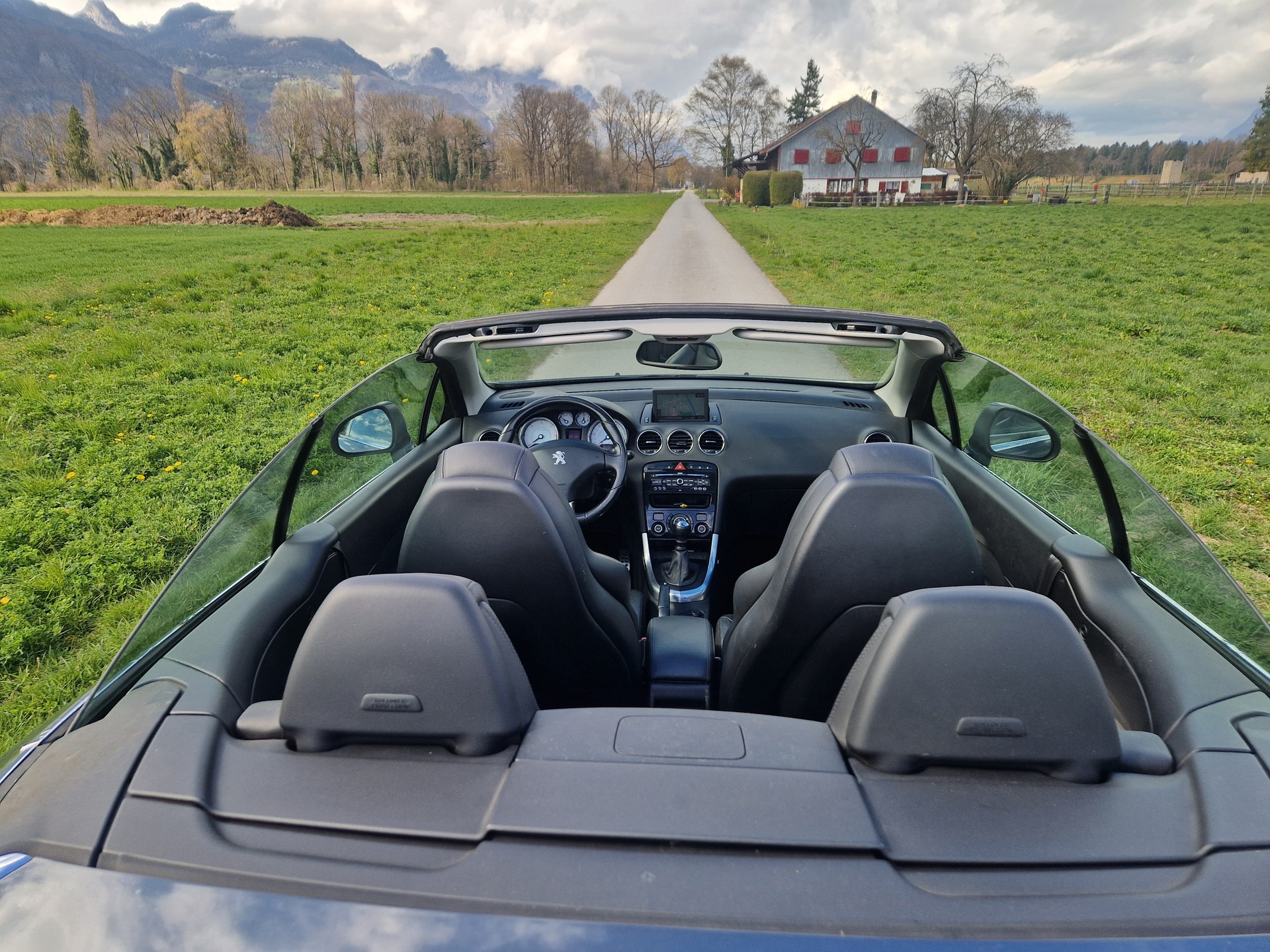 PEUGEOT 308 CC 2.0 HDI Allure-image-9
