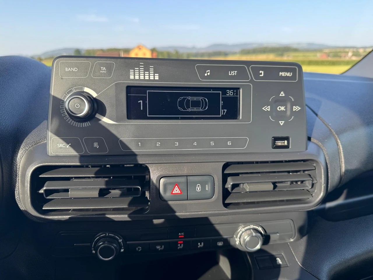 CITROEN Berlingo XL 1.5 BlueHDi 7 Plätze Live-image-9